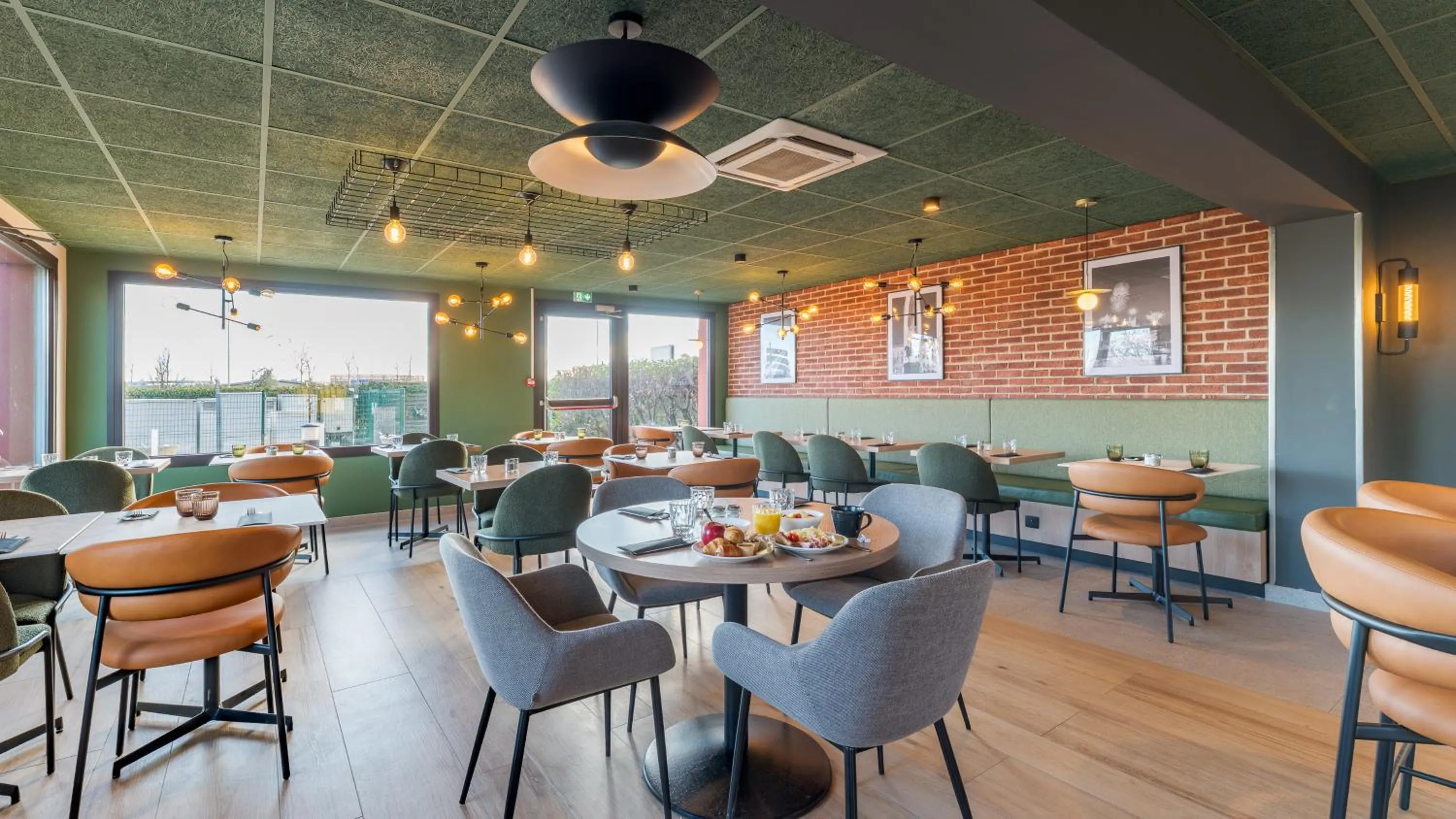 Restaurant/places to eat in Campanile NATURE - Lyon Est Bron Eurexpo