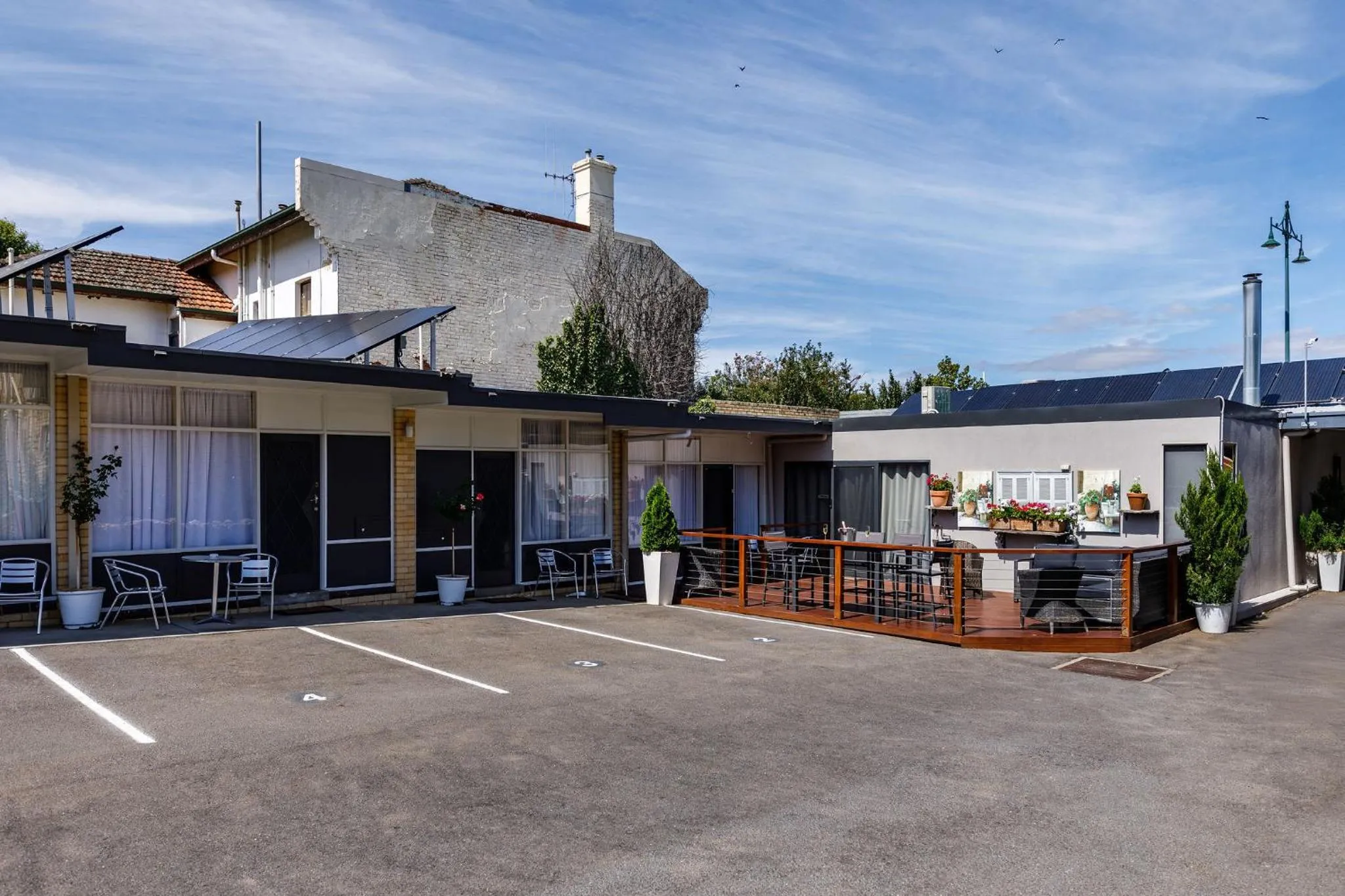 Property building in Bendigo Oval Motel