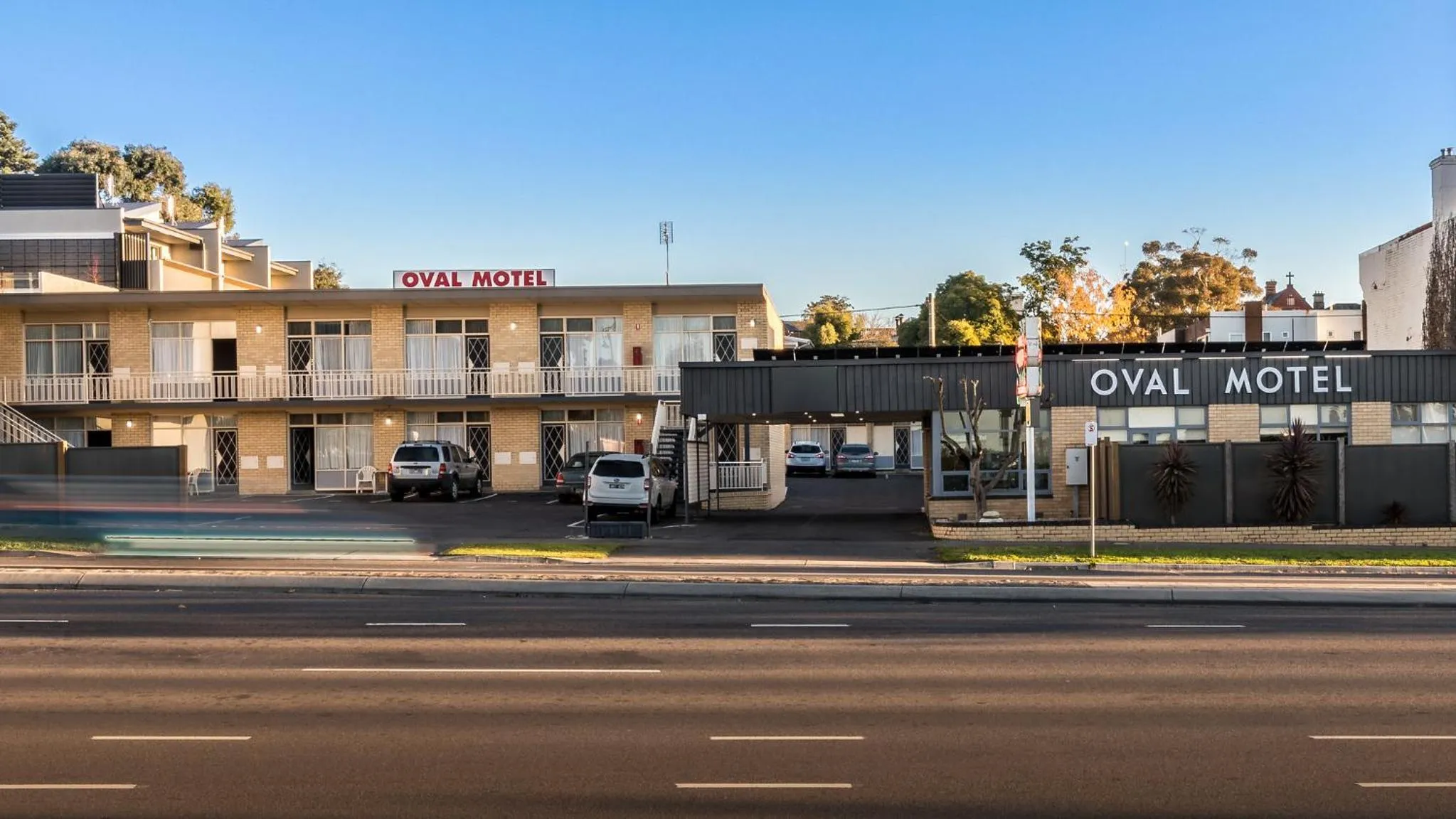 Facade/entrance in Bendigo Oval Motel