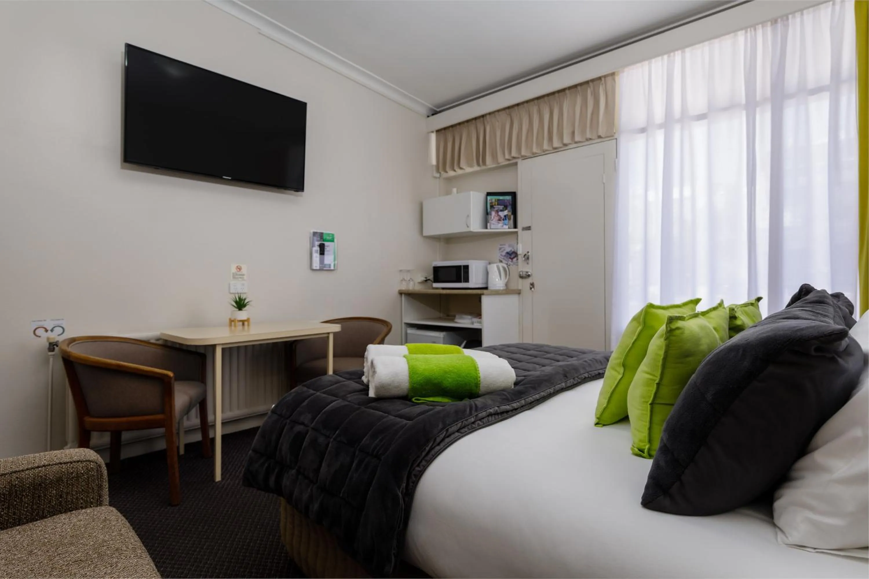 TV and multimedia, Bed in Bendigo Oval Motel