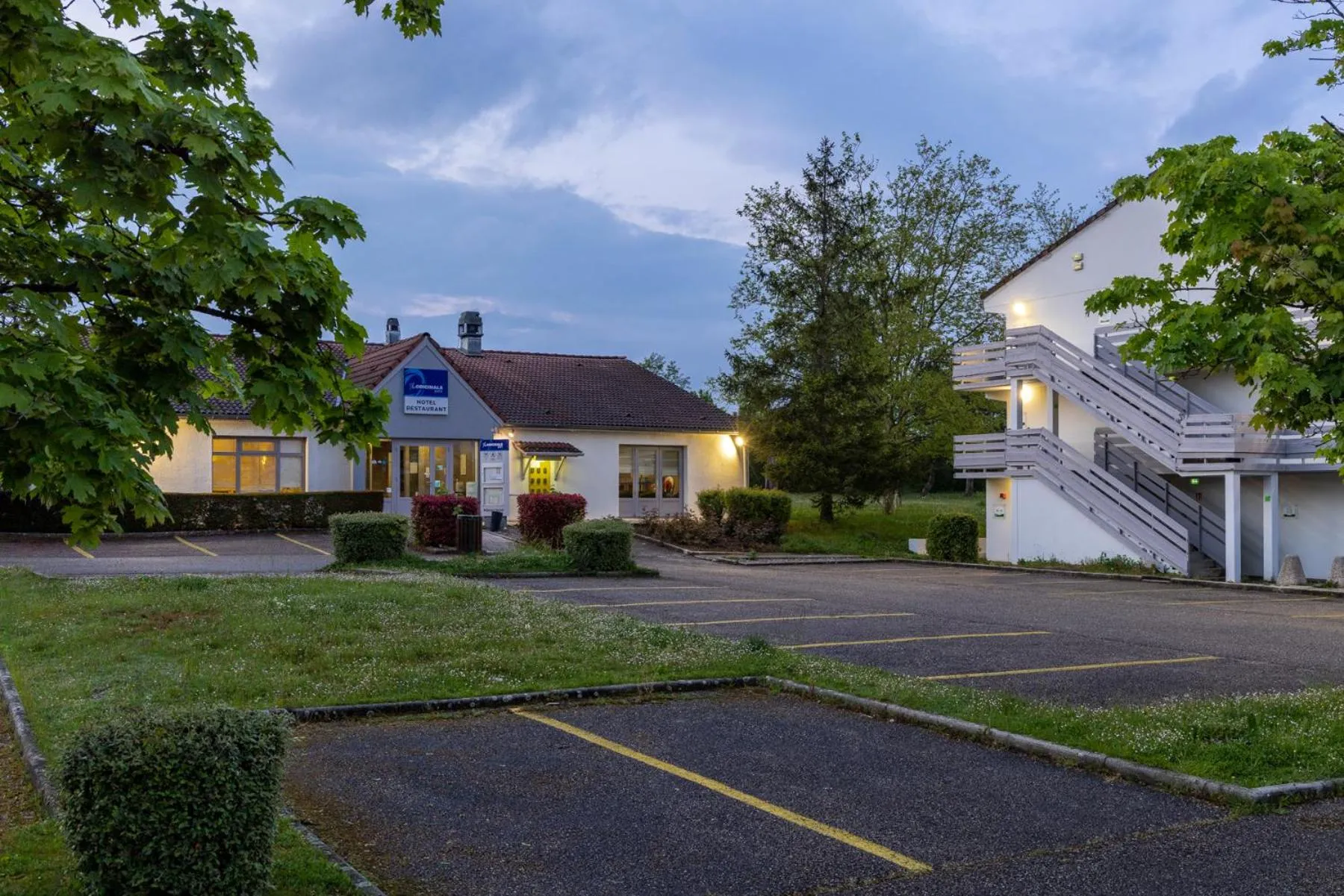 Property building in The Originals City, Hôtel Mâcon Nord