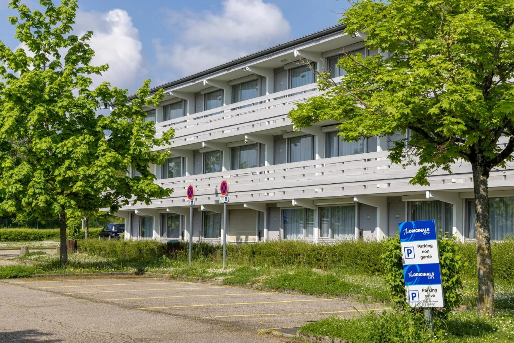 Property building in The Originals City, Hôtel Mâcon Nord