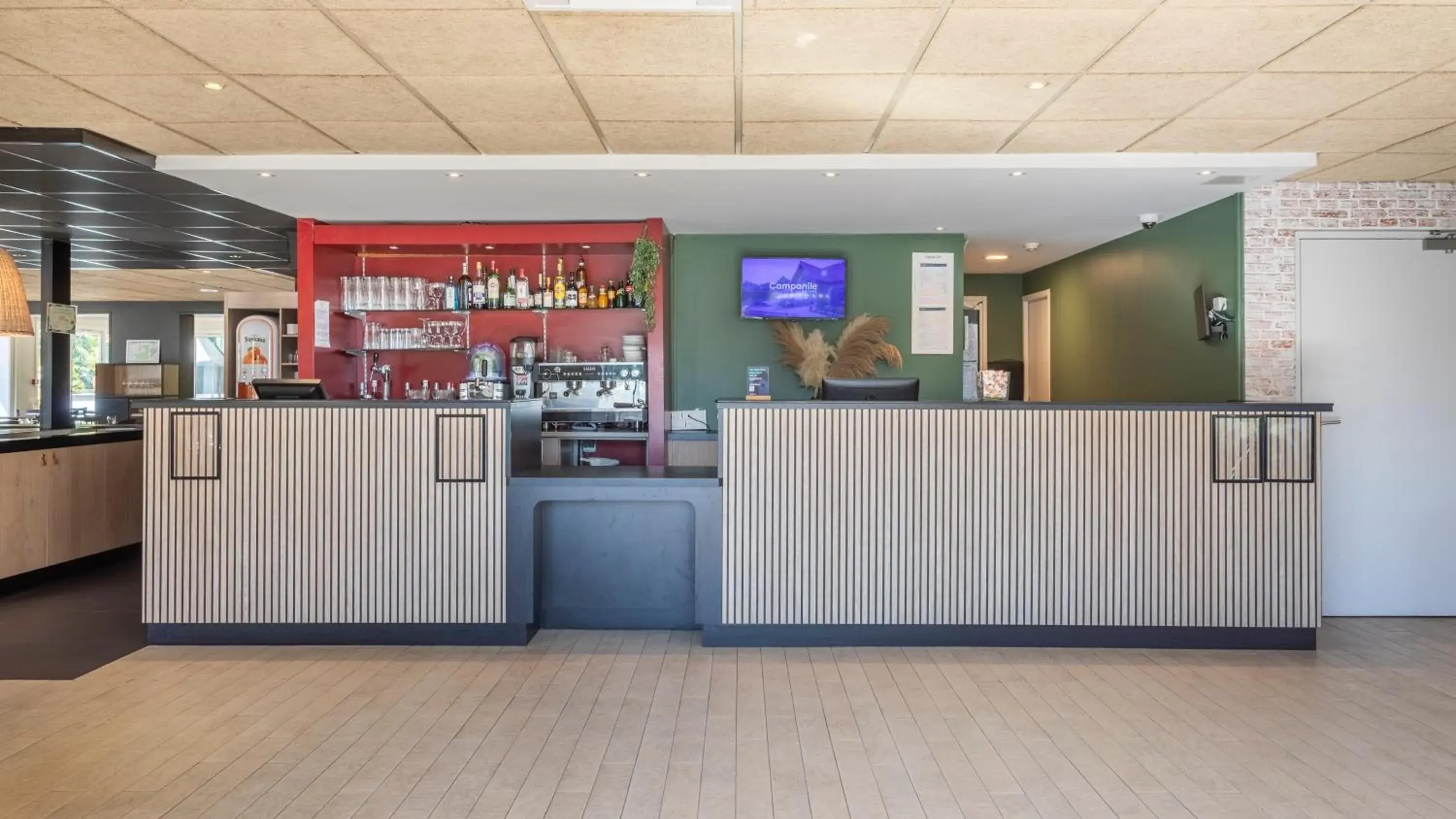 Lobby or reception in Campanile NATURE - Marseille Saint-Antoine Lobby or reception in Campanile NATURE - Marseille Saint-Antoine