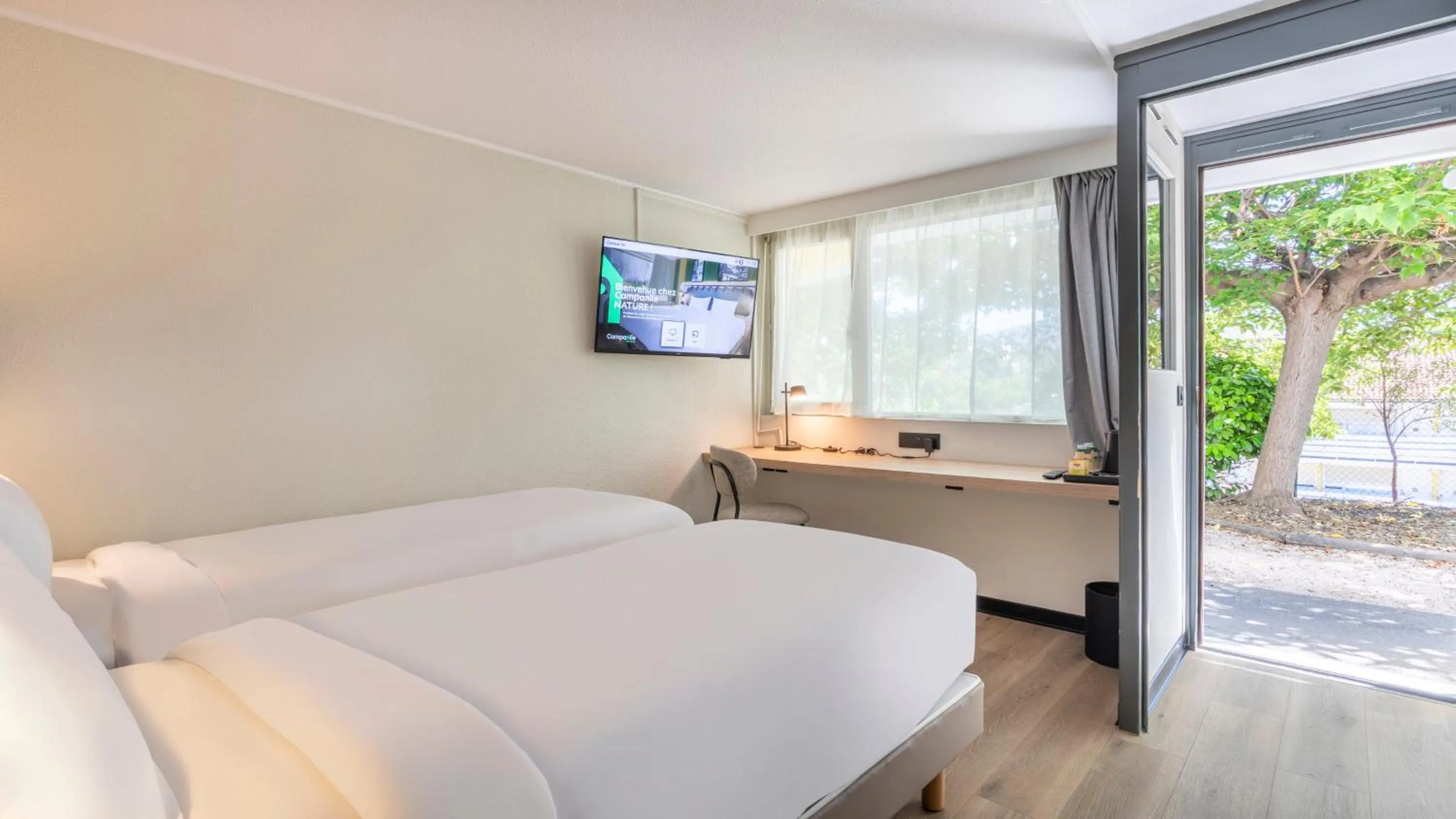 Photo of the whole room, Bed in Campanile NATURE - Marseille Saint-Antoine