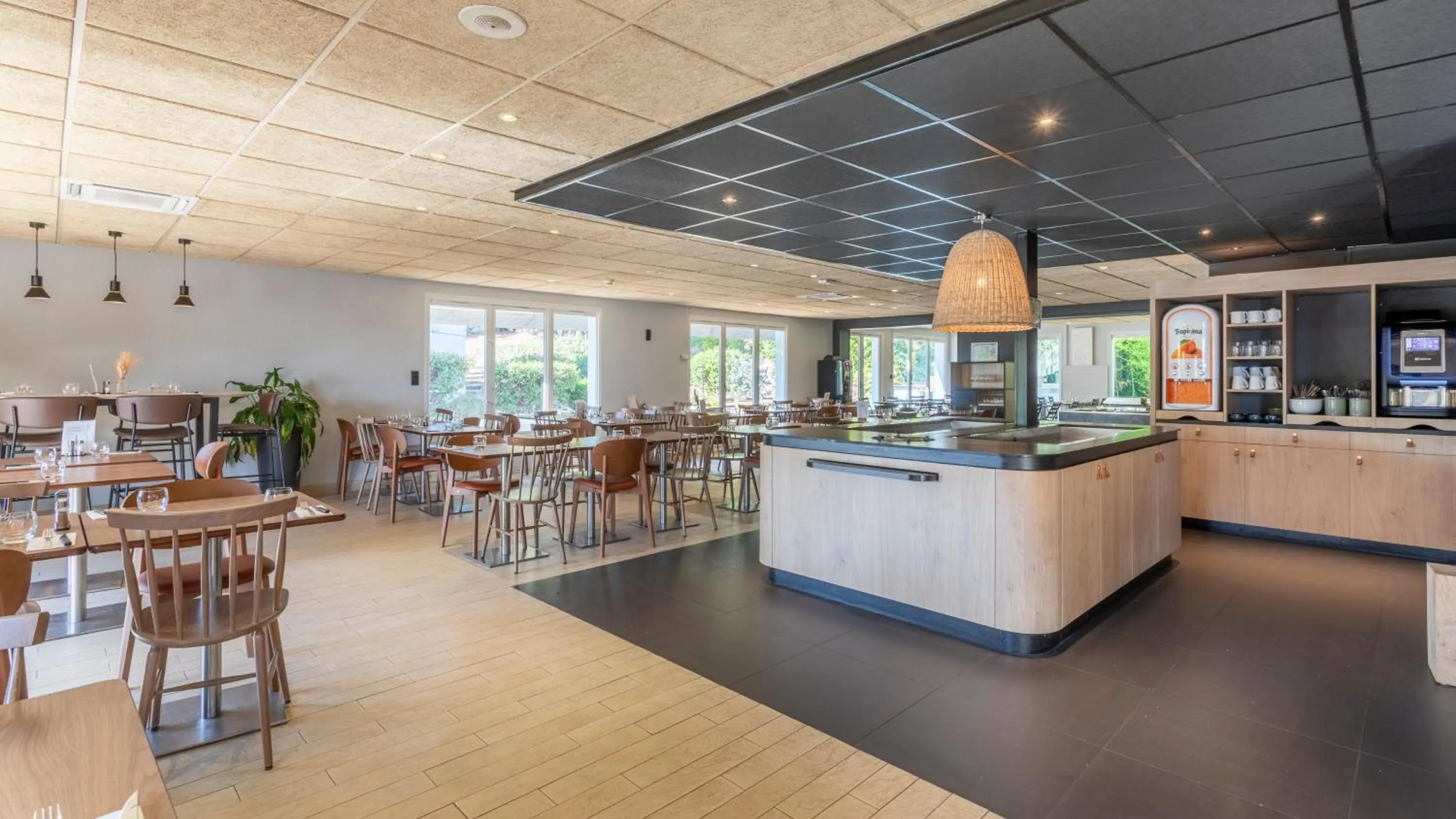 Restaurant/places to eat in Campanile NATURE - Marseille Saint-Antoine