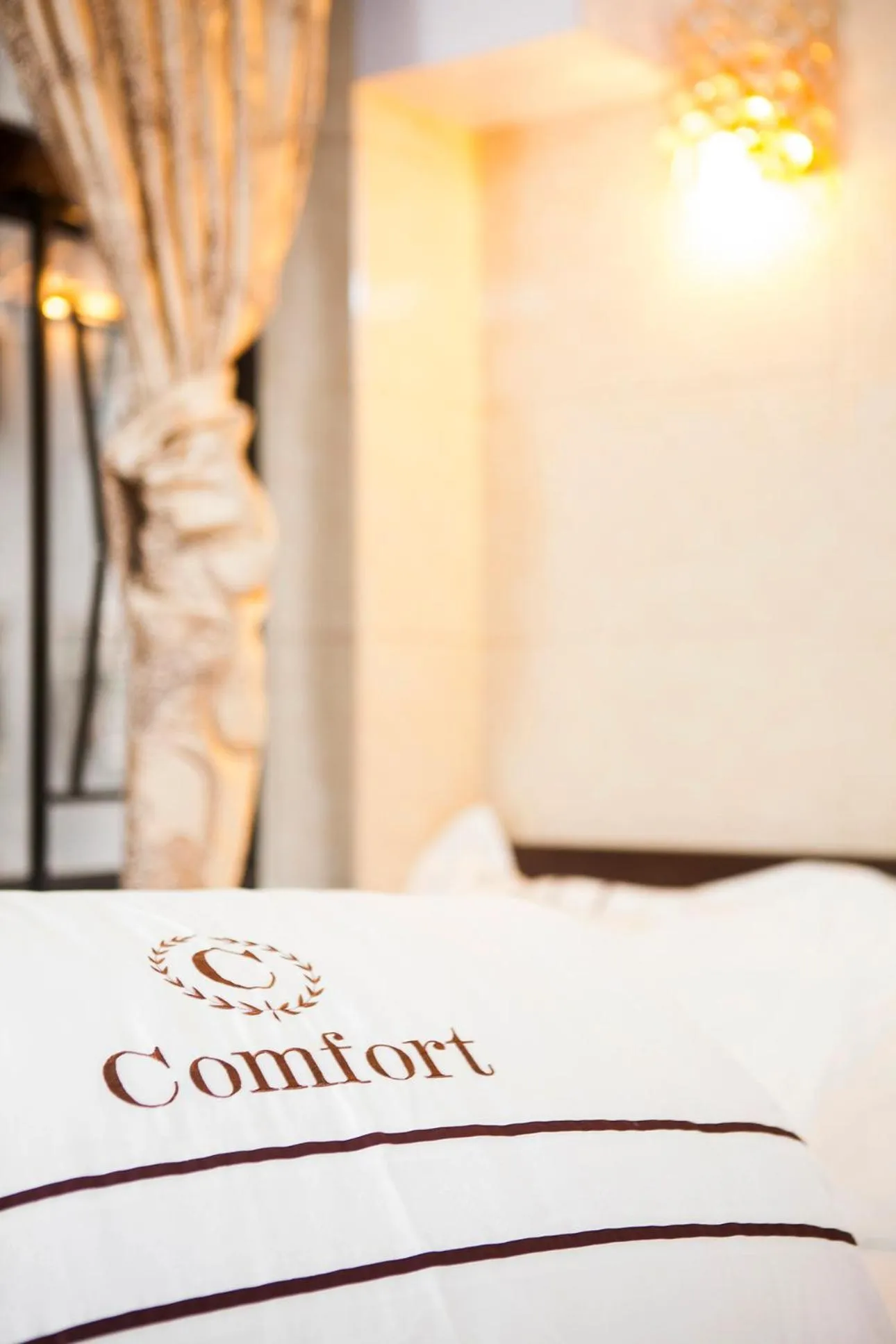 Bedroom, Bed in Smiley Inn