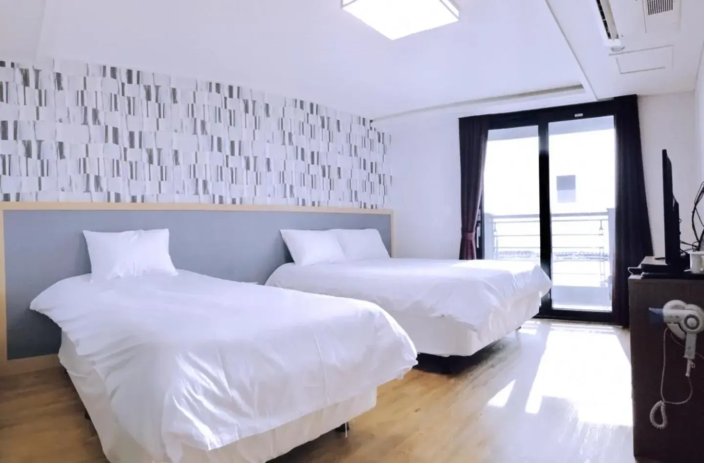 Deluxe Twin Room in Jeju Moseulpo Hotel Deluxe Twin Room in Jeju Moseulpo Hotel