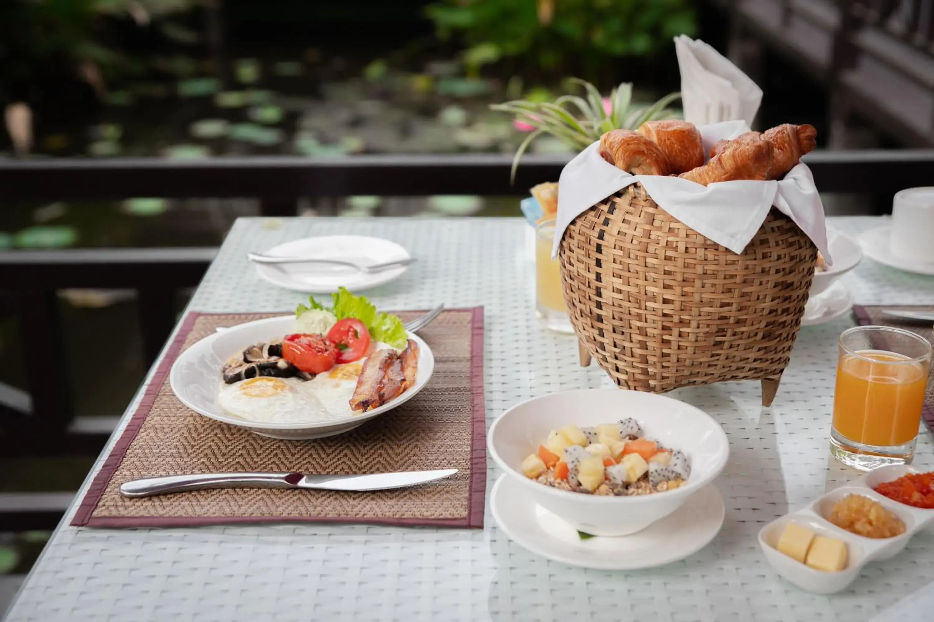 Breakfast in Parasol Blanc Breakfast in Parasol Blanc