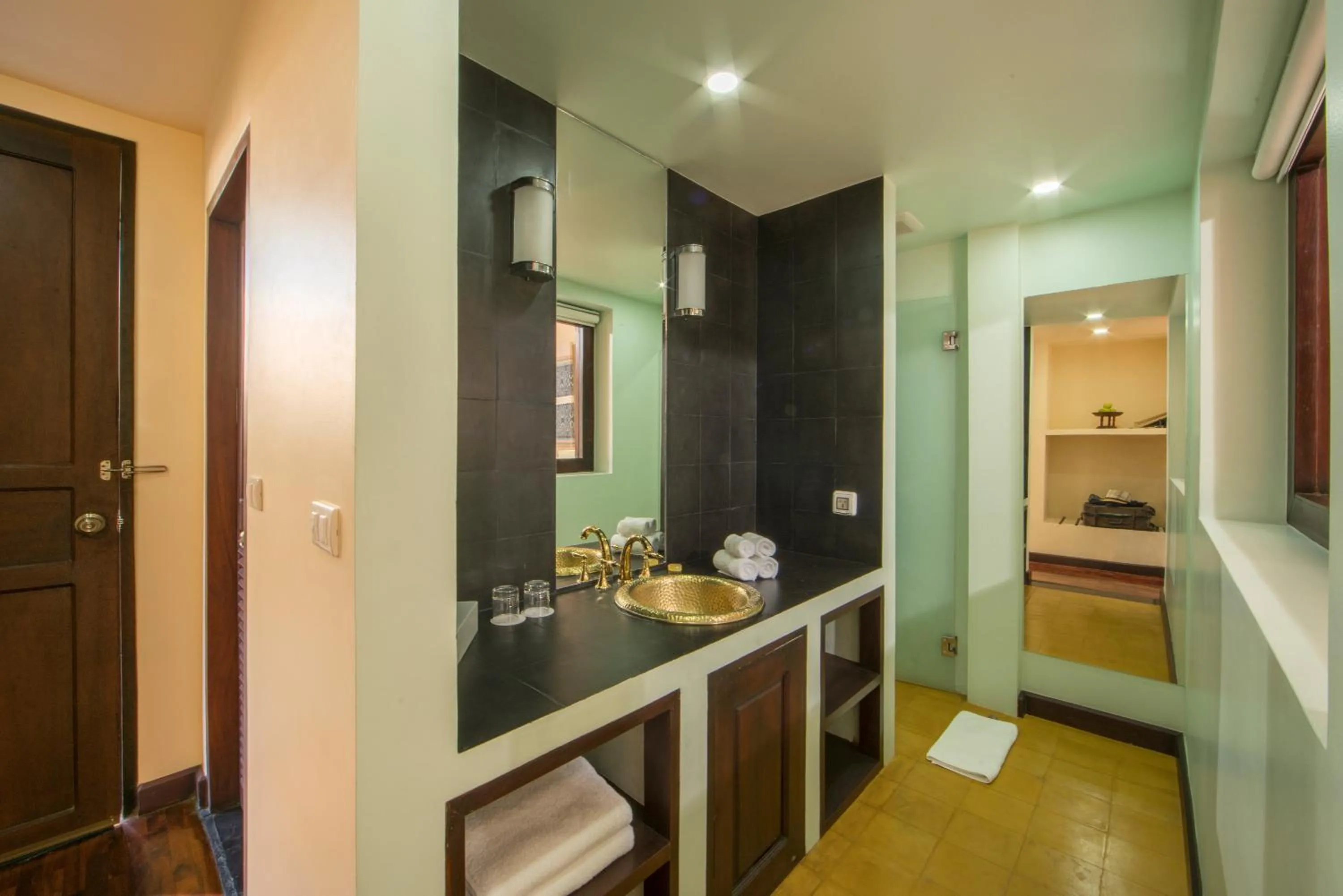 Bathroom in Parasol Blanc