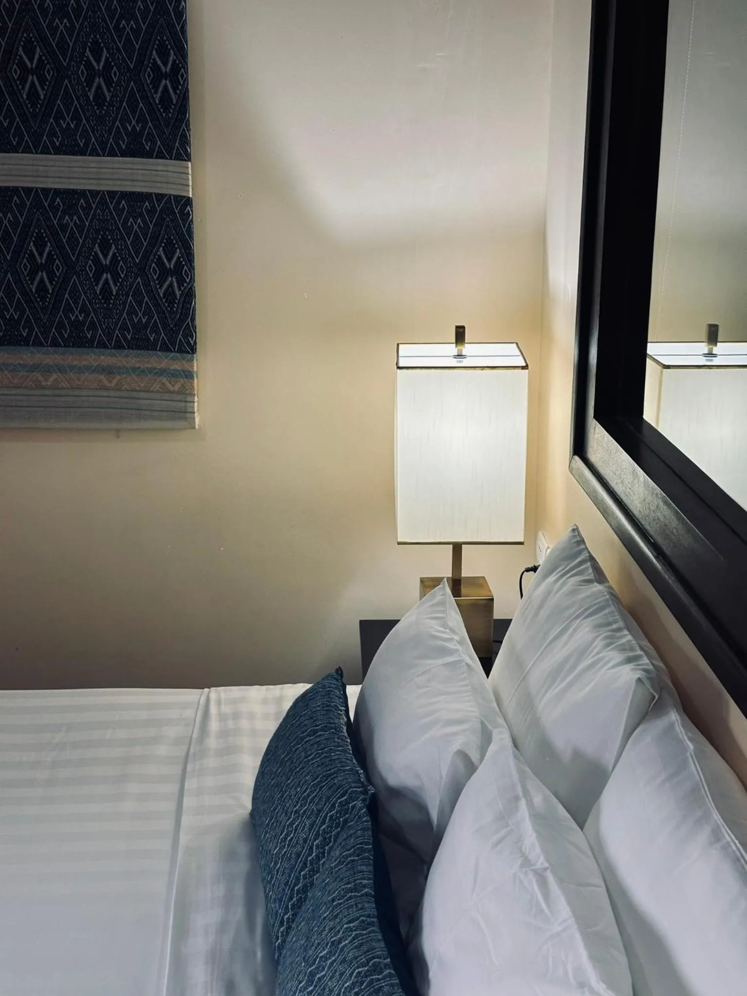 Bedroom, Bed in Parasol Blanc