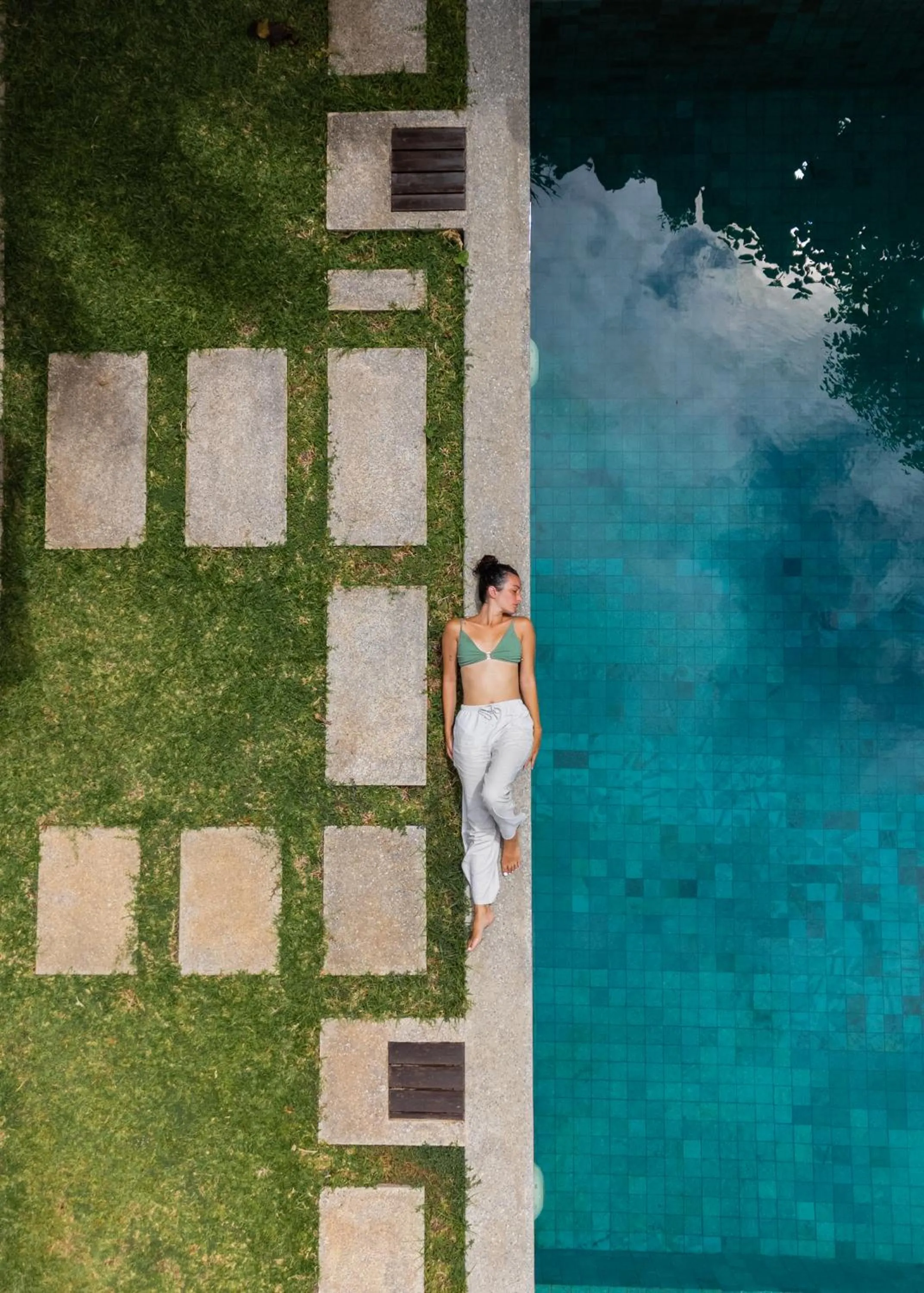 Swimming pool in Parasol Blanc