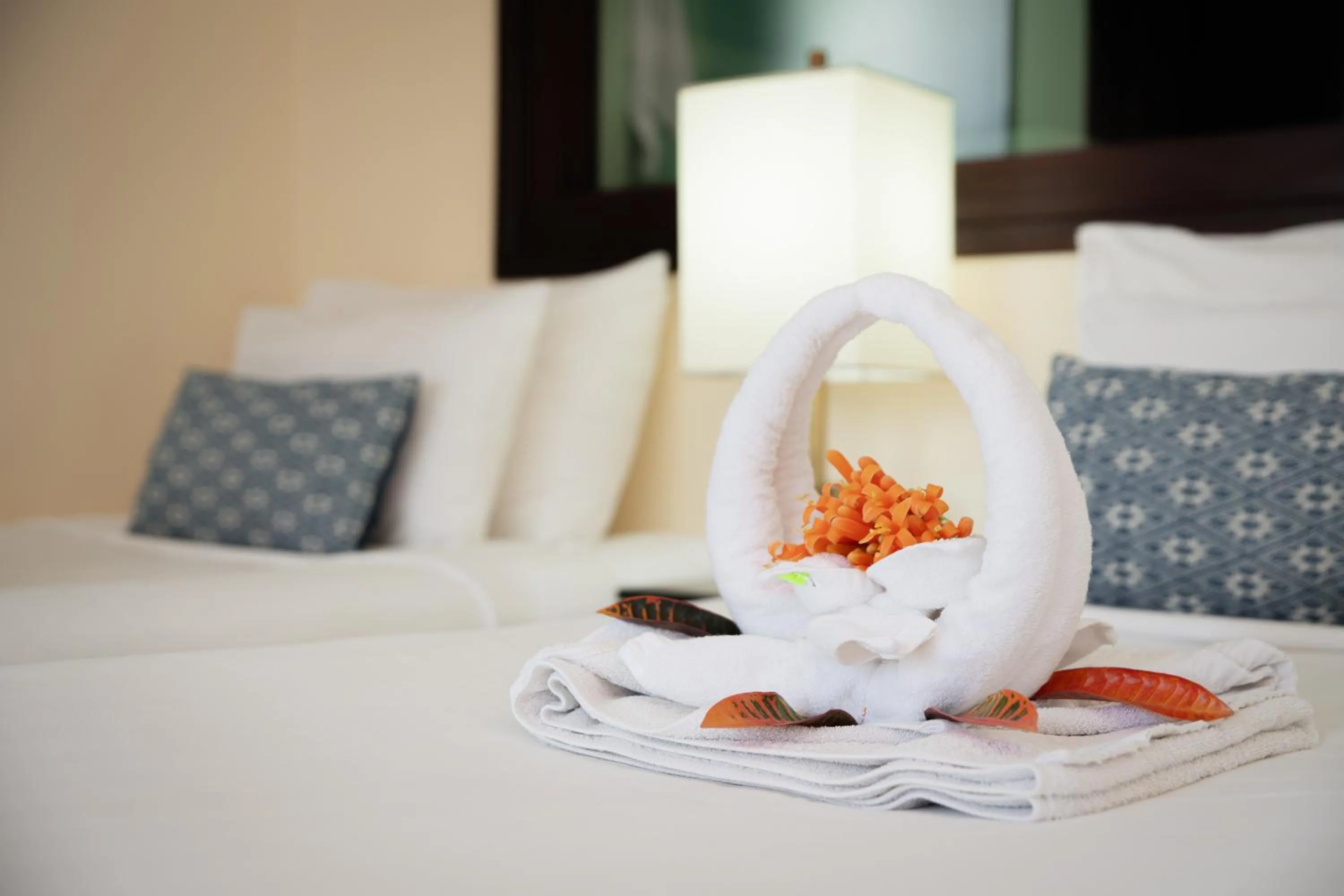 Bed in Parasol Blanc