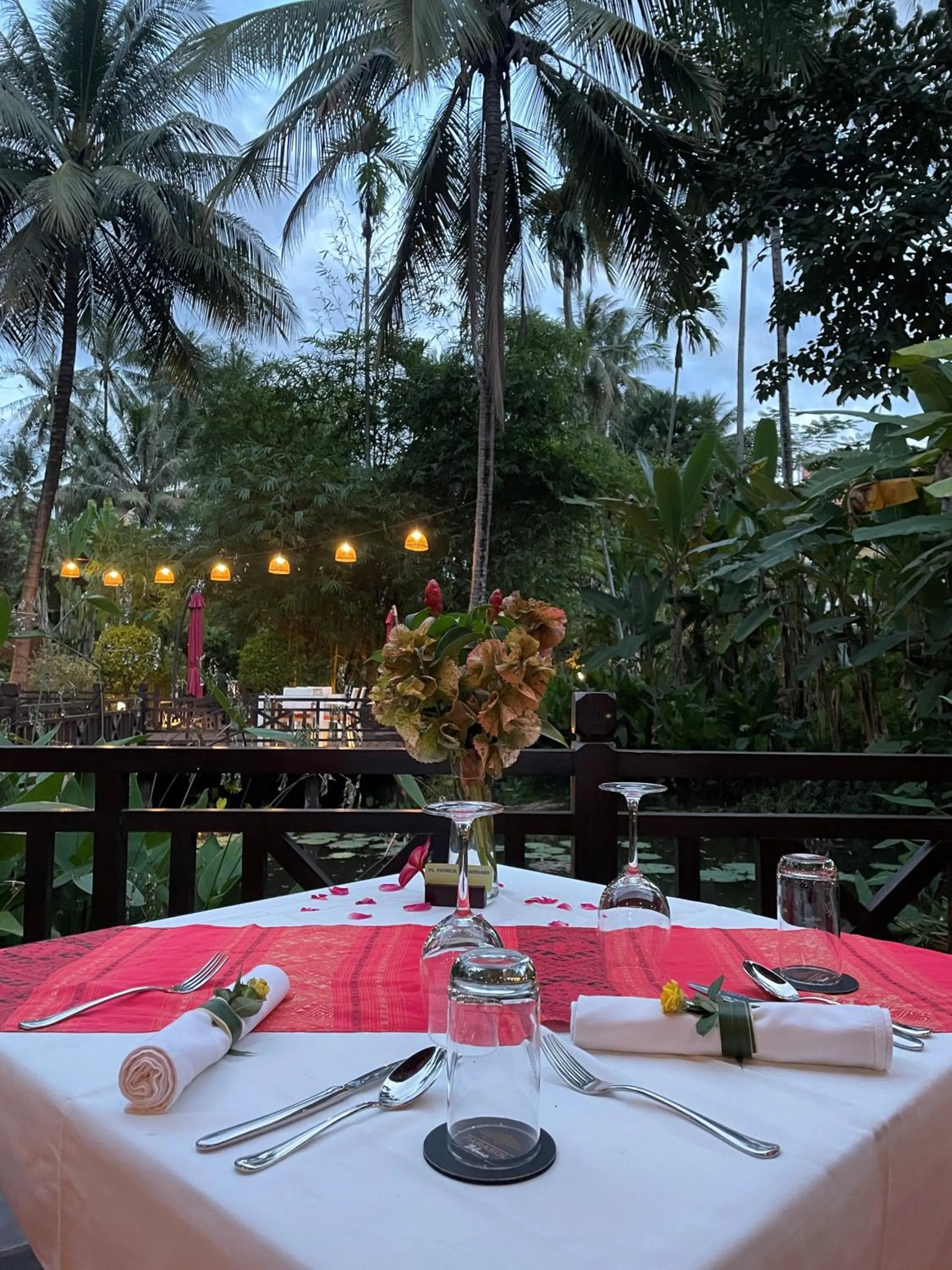 Restaurant/places to eat in Parasol Blanc