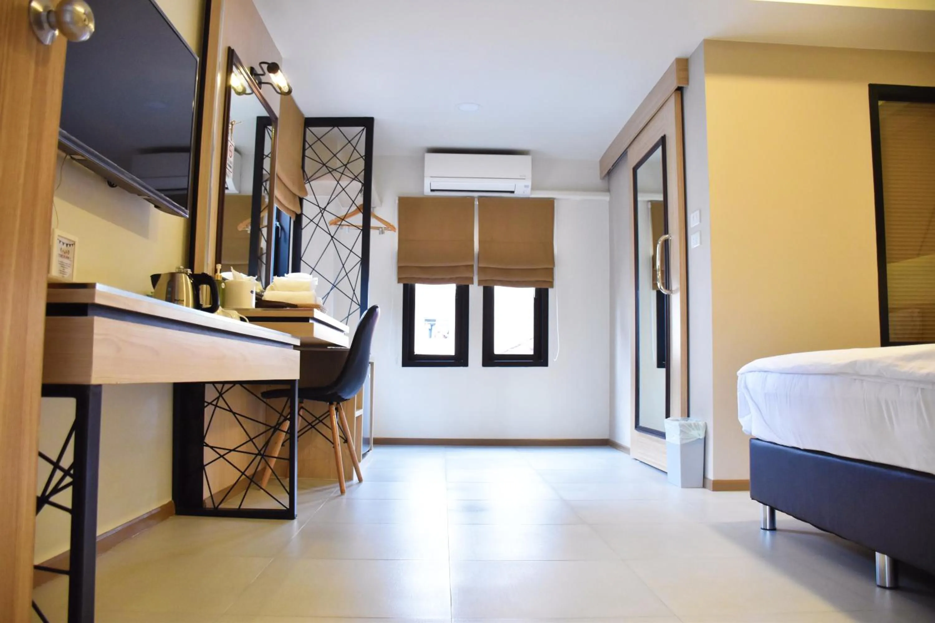 Day, Bed in TUCK Me iN