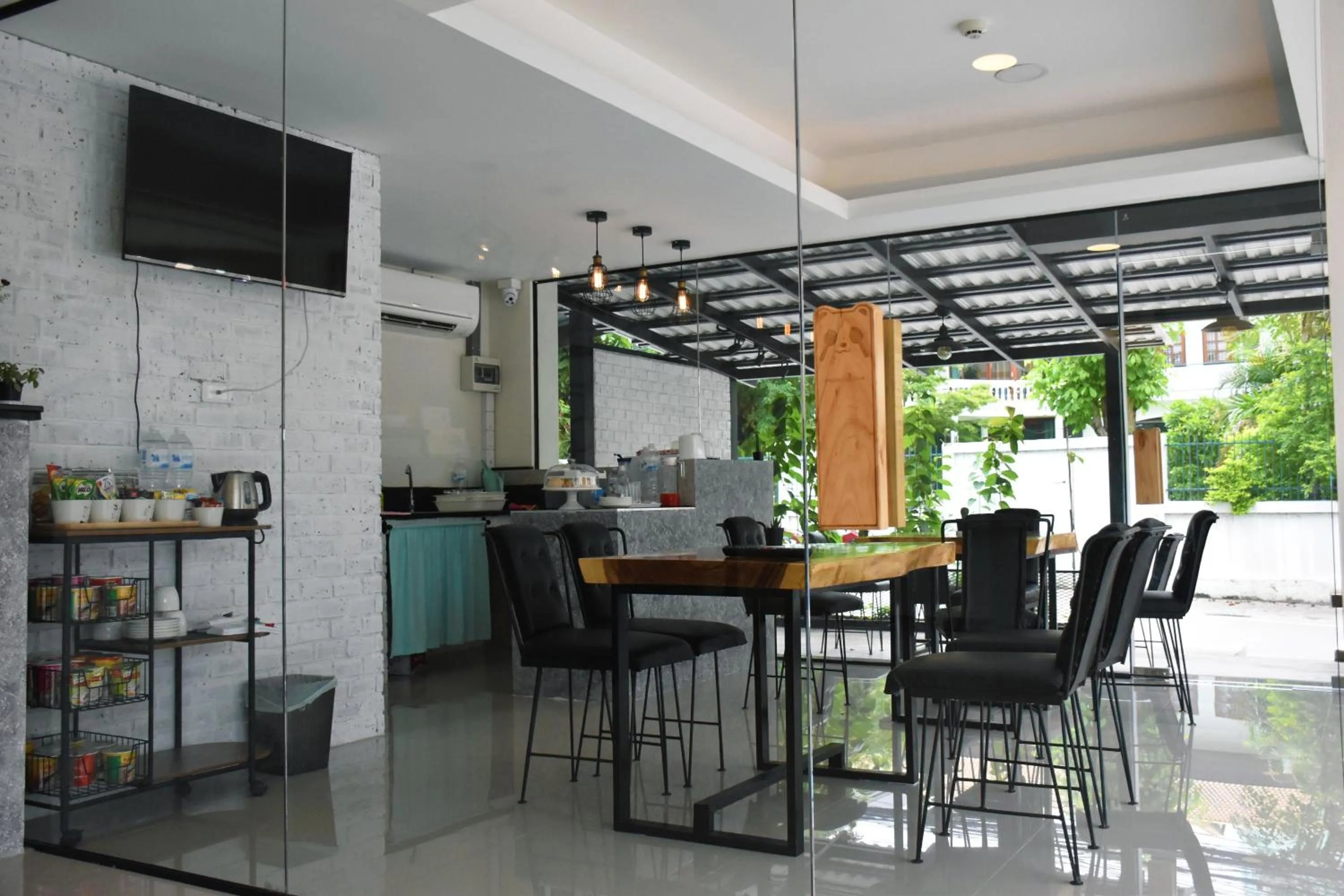 Communal lounge/ TV room in TUCK Me iN