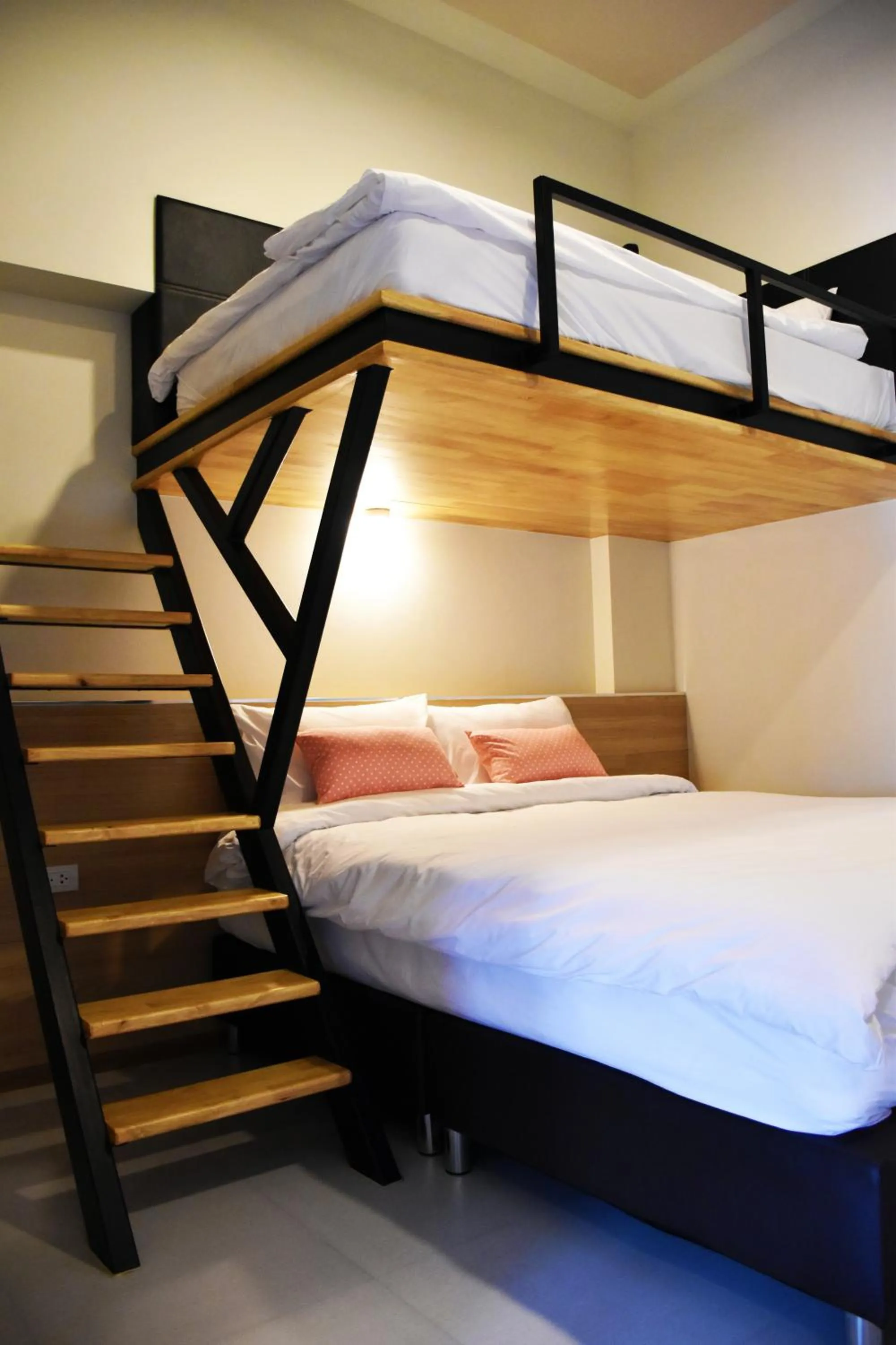 Day, Bed in TUCK Me iN