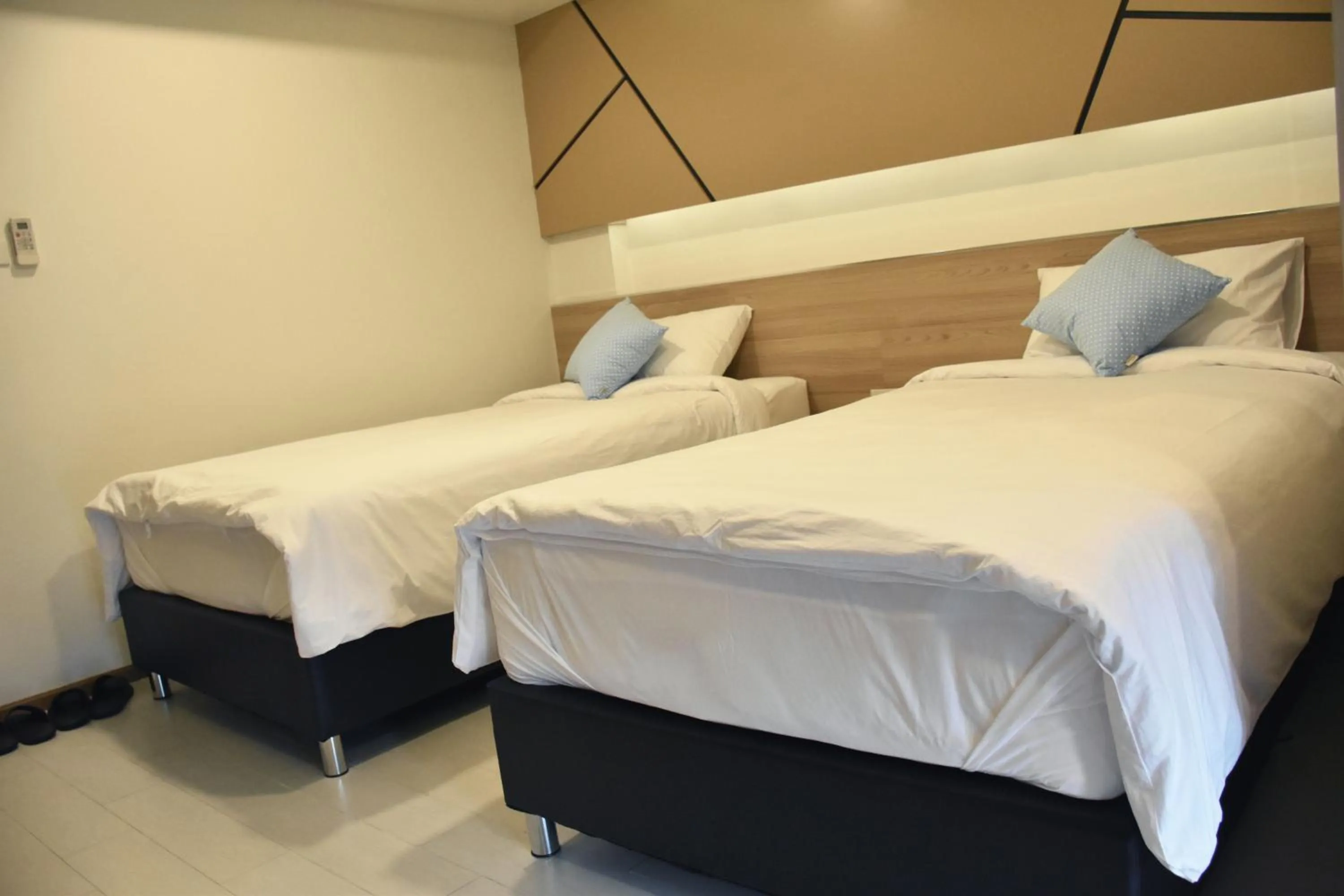 Day, Bed in TUCK Me iN