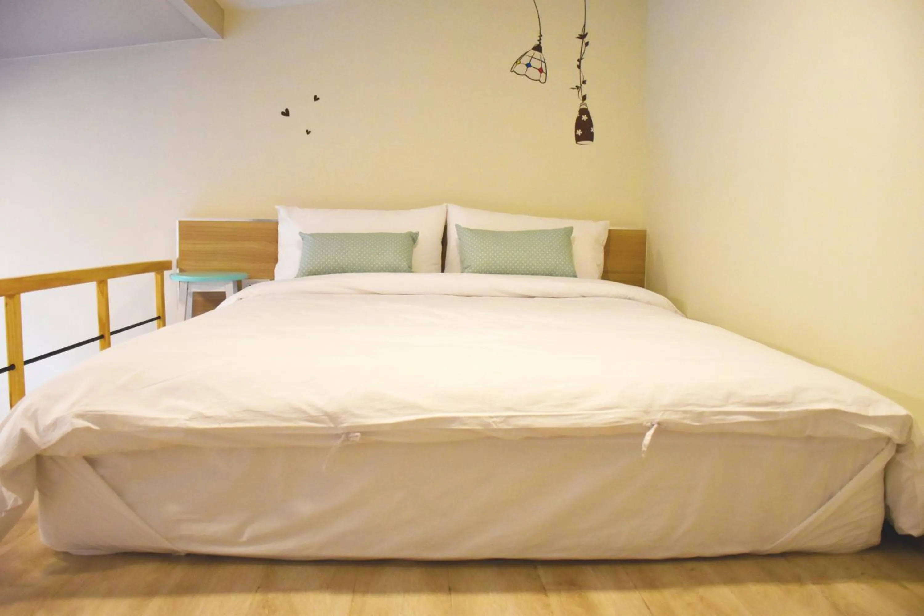 Day, Bed in TUCK Me iN