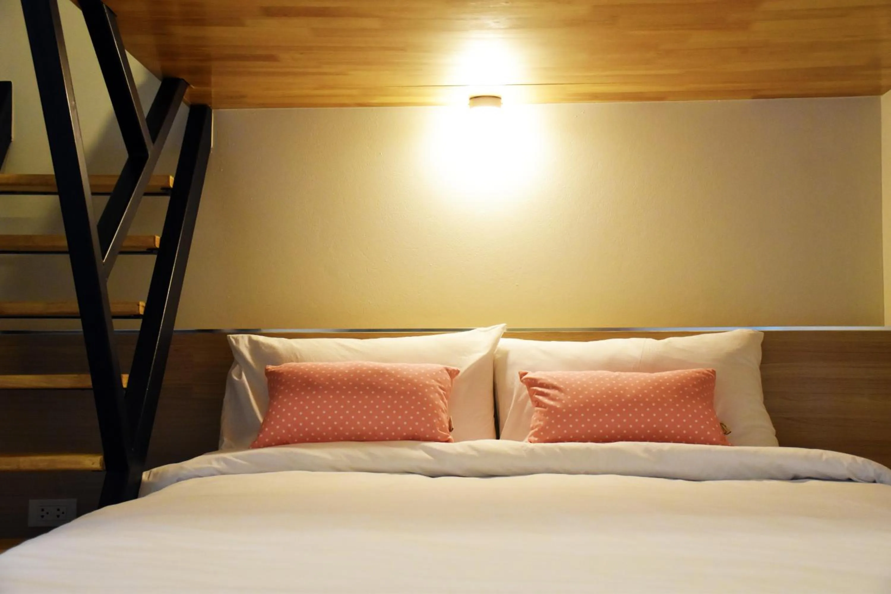 Day, Bed in TUCK Me iN