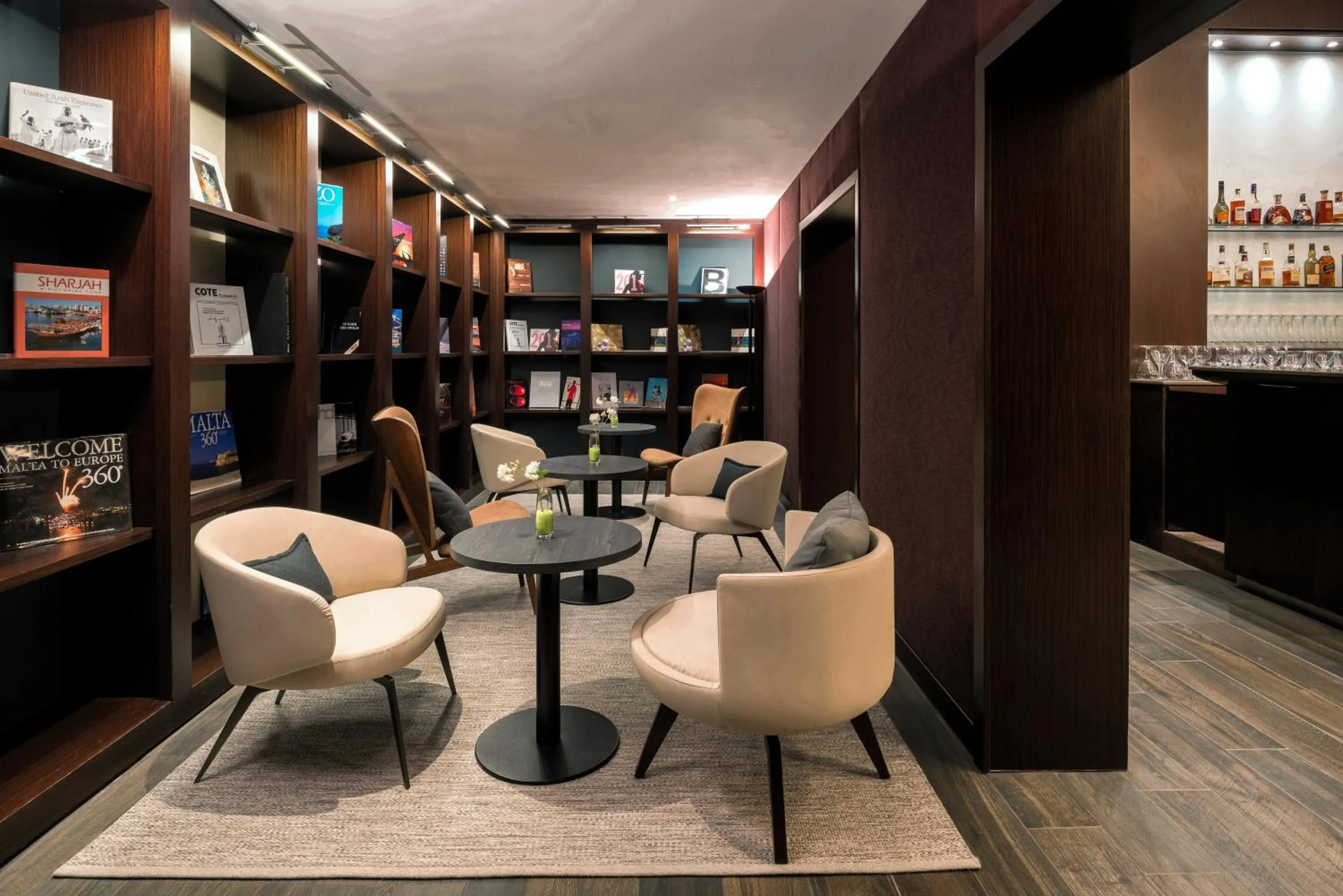 Restaurant/places to eat in Hilton Evian Les Bains