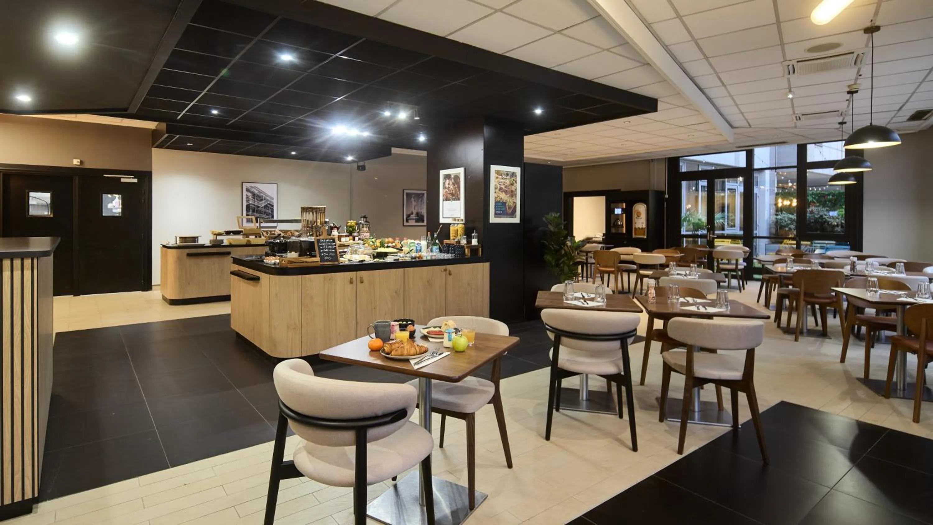 Buffet breakfast in Campanile PRIME - Arcueil