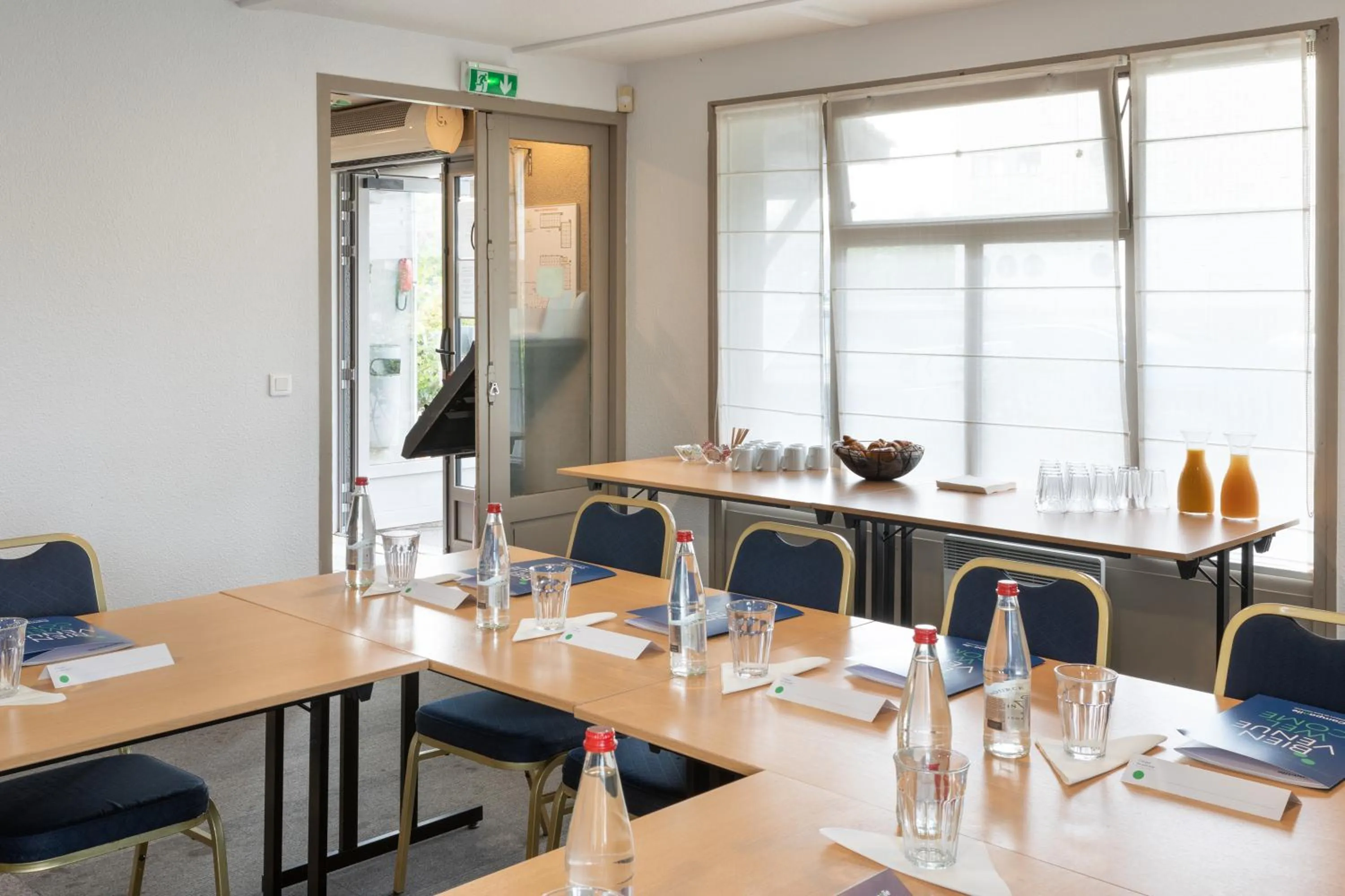 Meeting/conference room in Hotel Morangis Orly