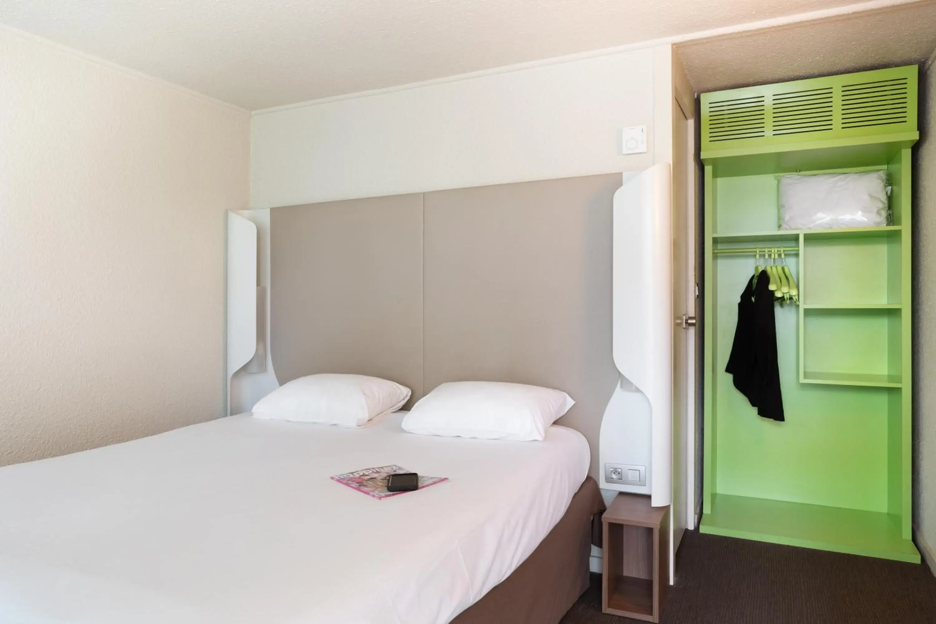 Photo of the whole room, Bed in Hotel Morangis Orly Photo of the whole room, Bed in Hotel Morangis Orly