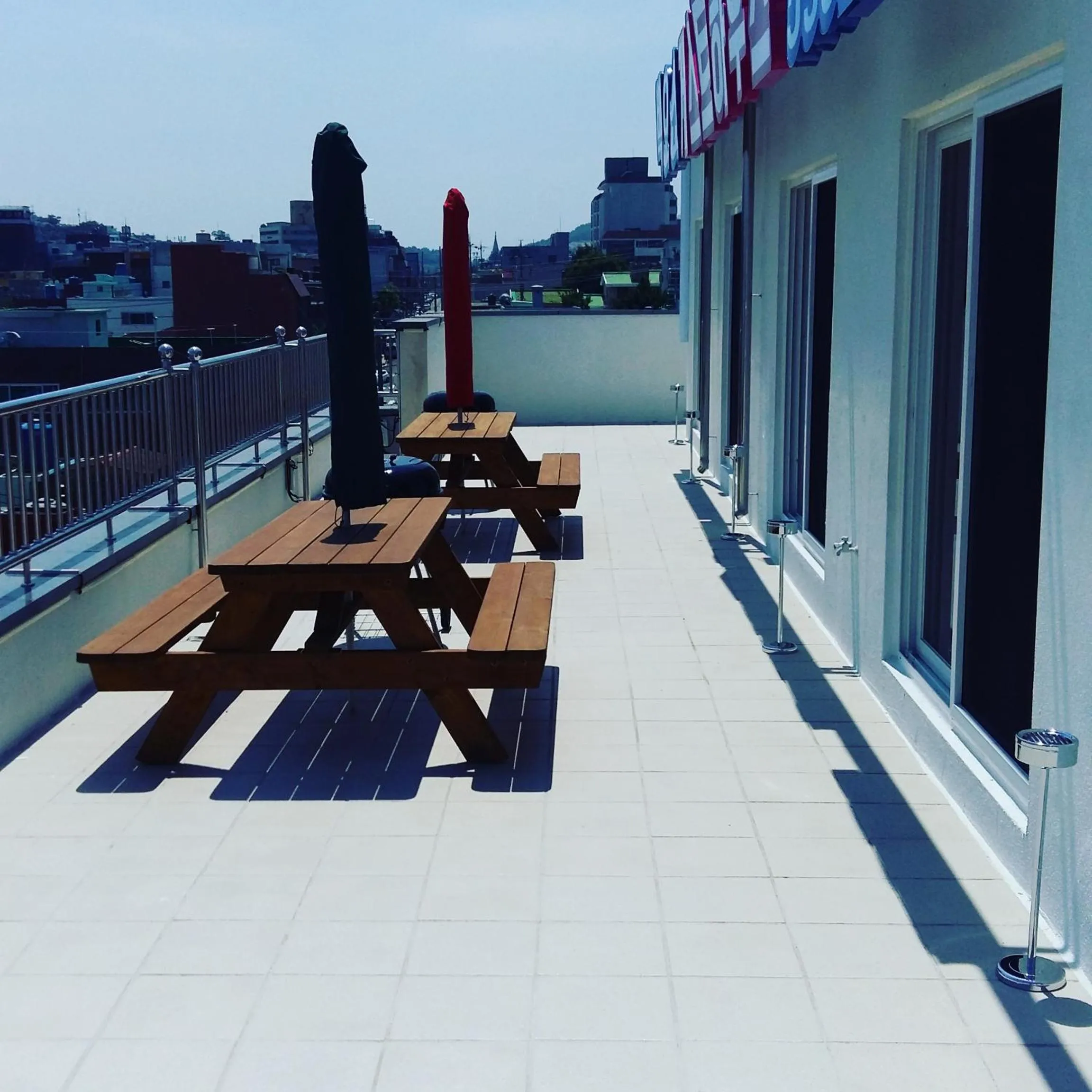 Property building, Balcony/Terrace in Big O Show Guesthouse