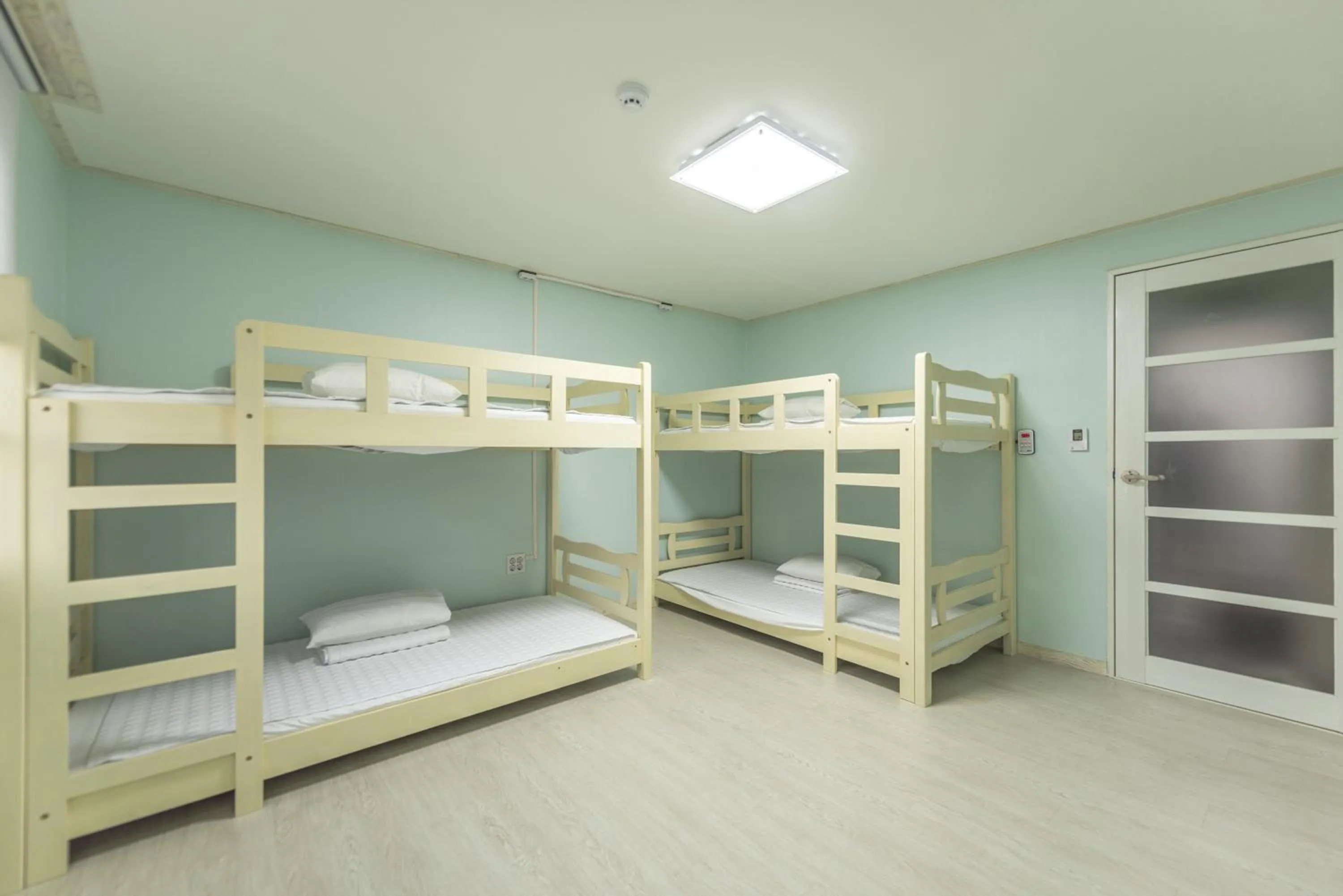 Staff, Bunk Bed in Big O Show Guesthouse