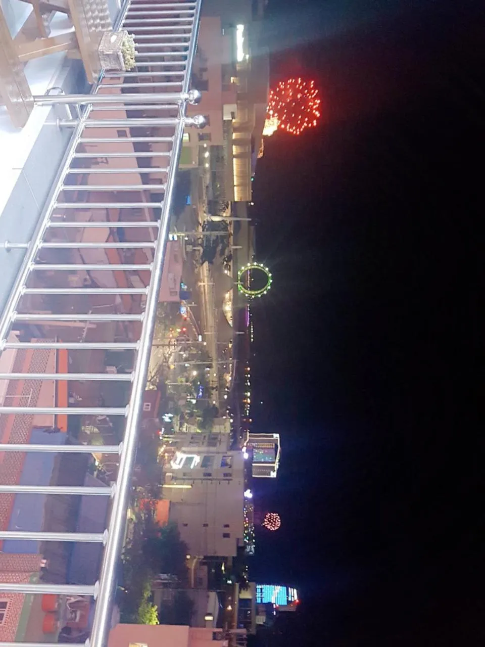 Communal lounge/ TV room in Big O Show Guesthouse