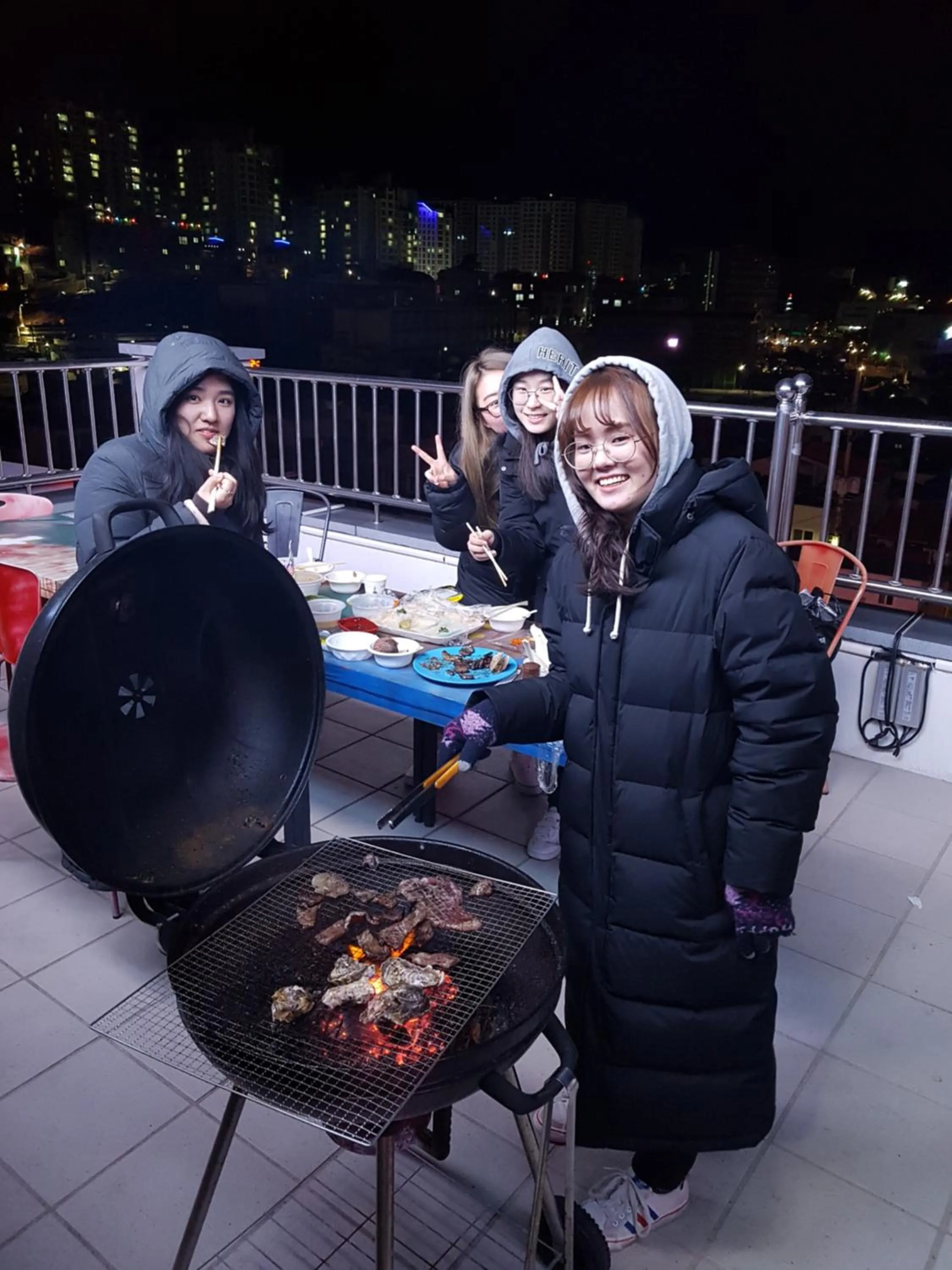 Communal lounge/ TV room in Big O Show Guesthouse