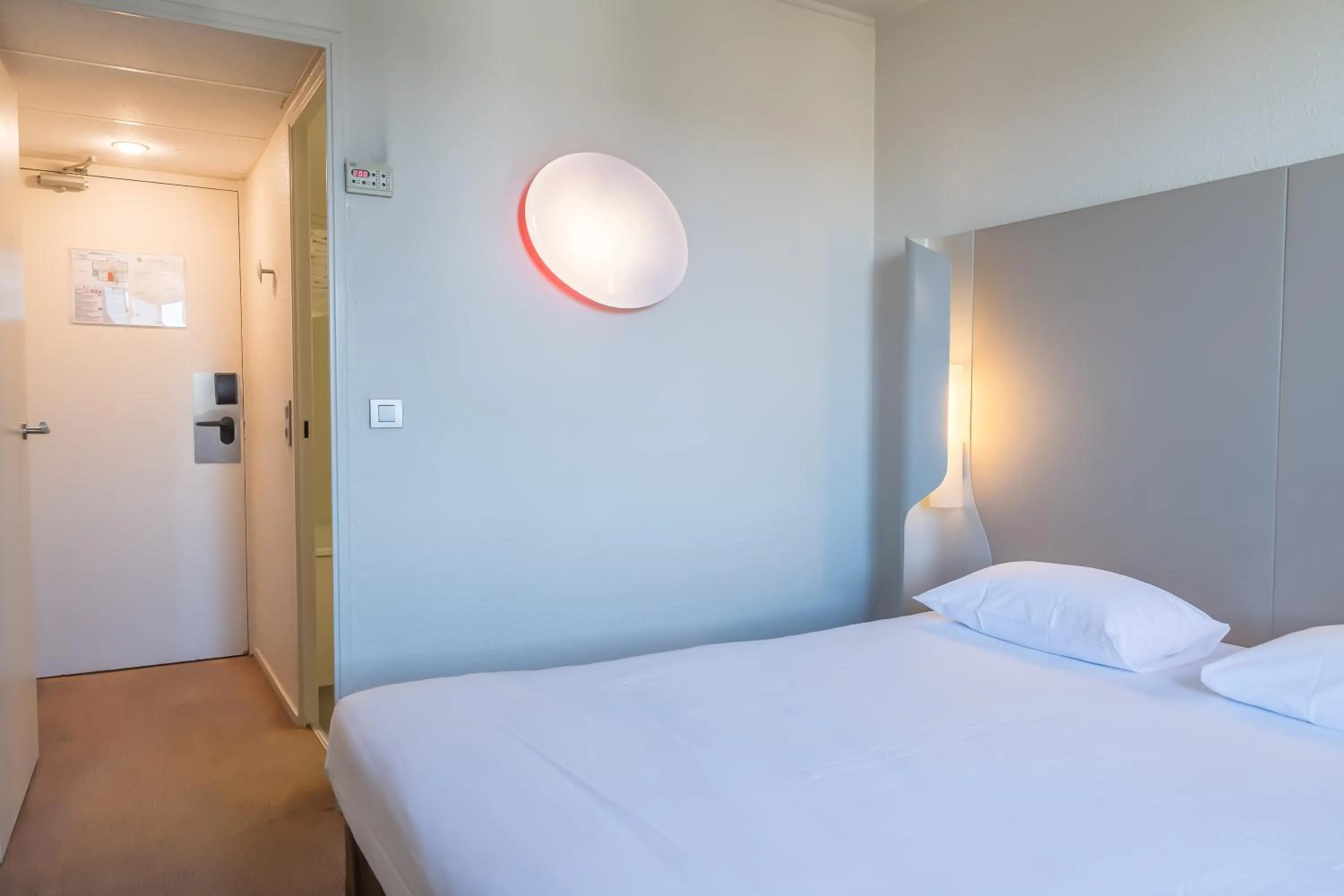 Bed in Campanile Nogent-Sur-Marne