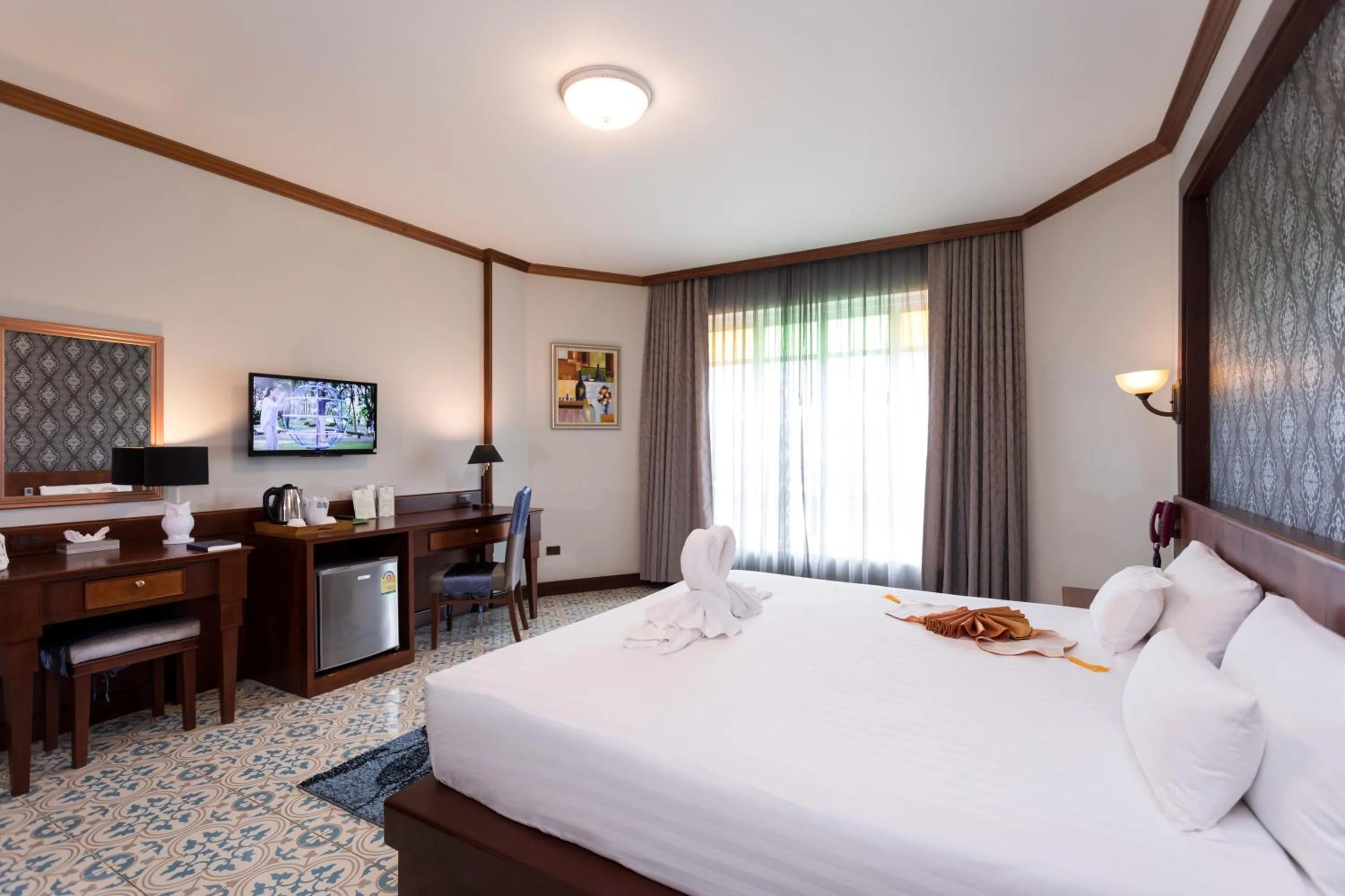 Bedroom, Bed in Erawan Hotel