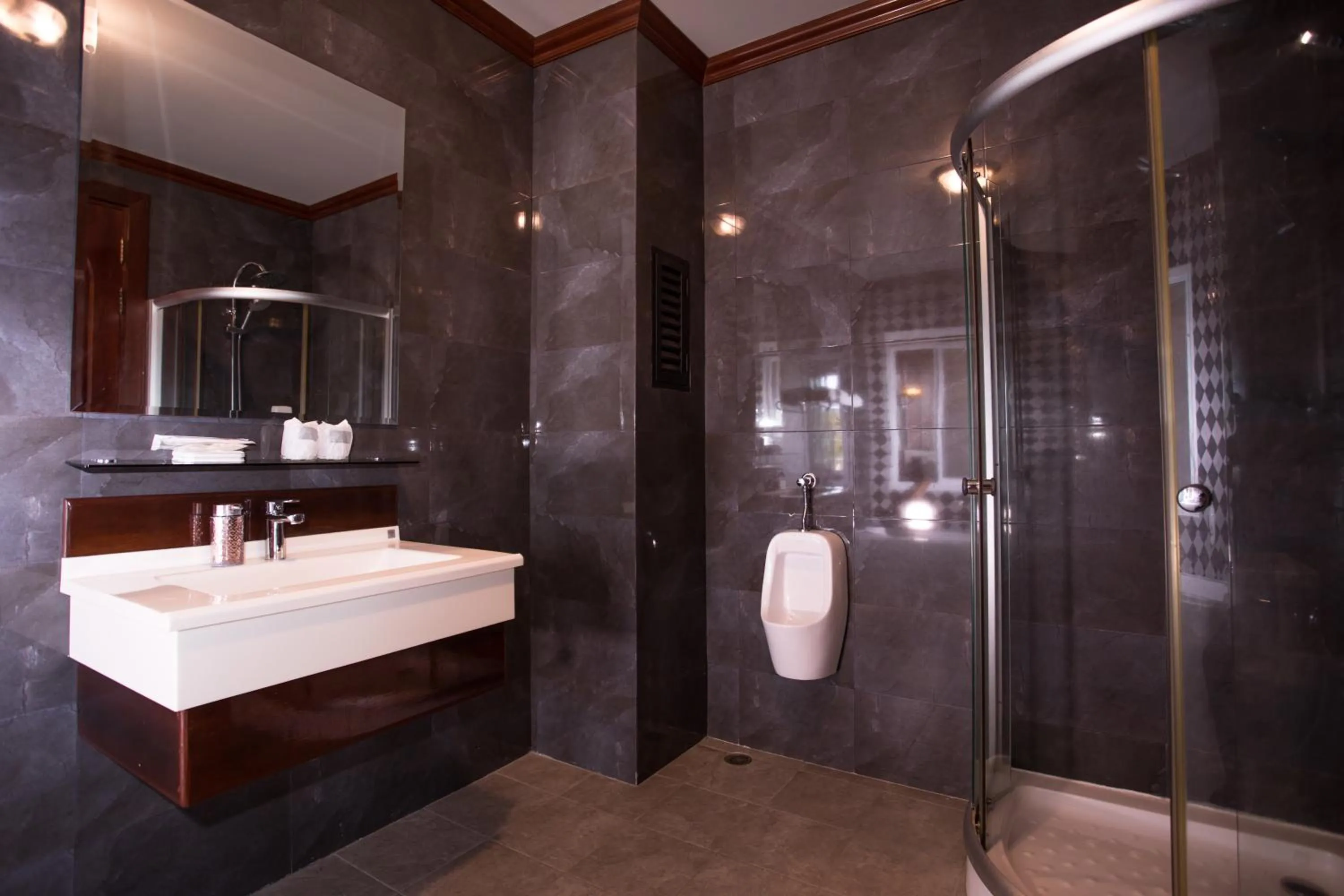 Toilet in Erawan Hotel