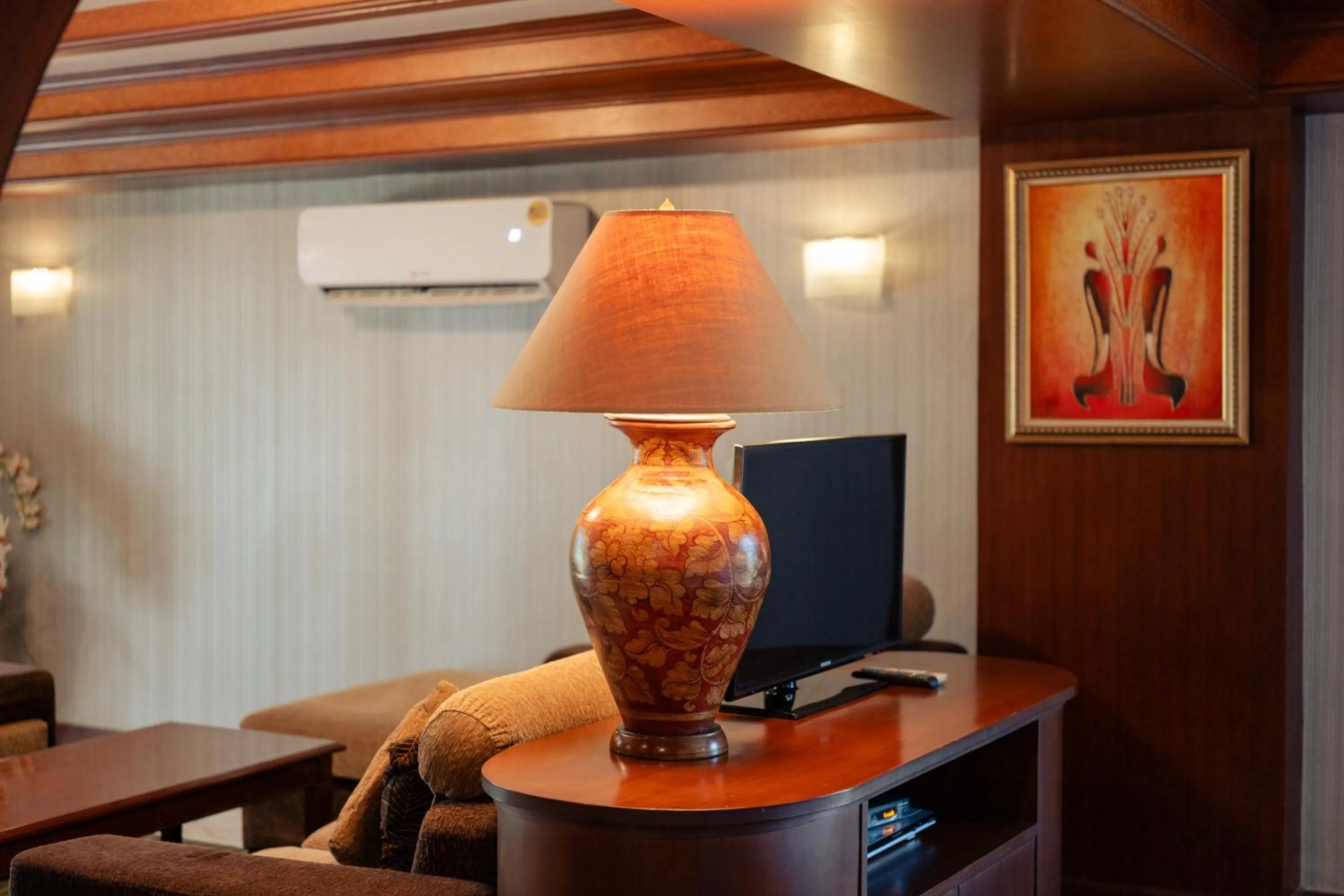 Photo of the whole room in Erawan Phangnga Hotel, Natai Beach