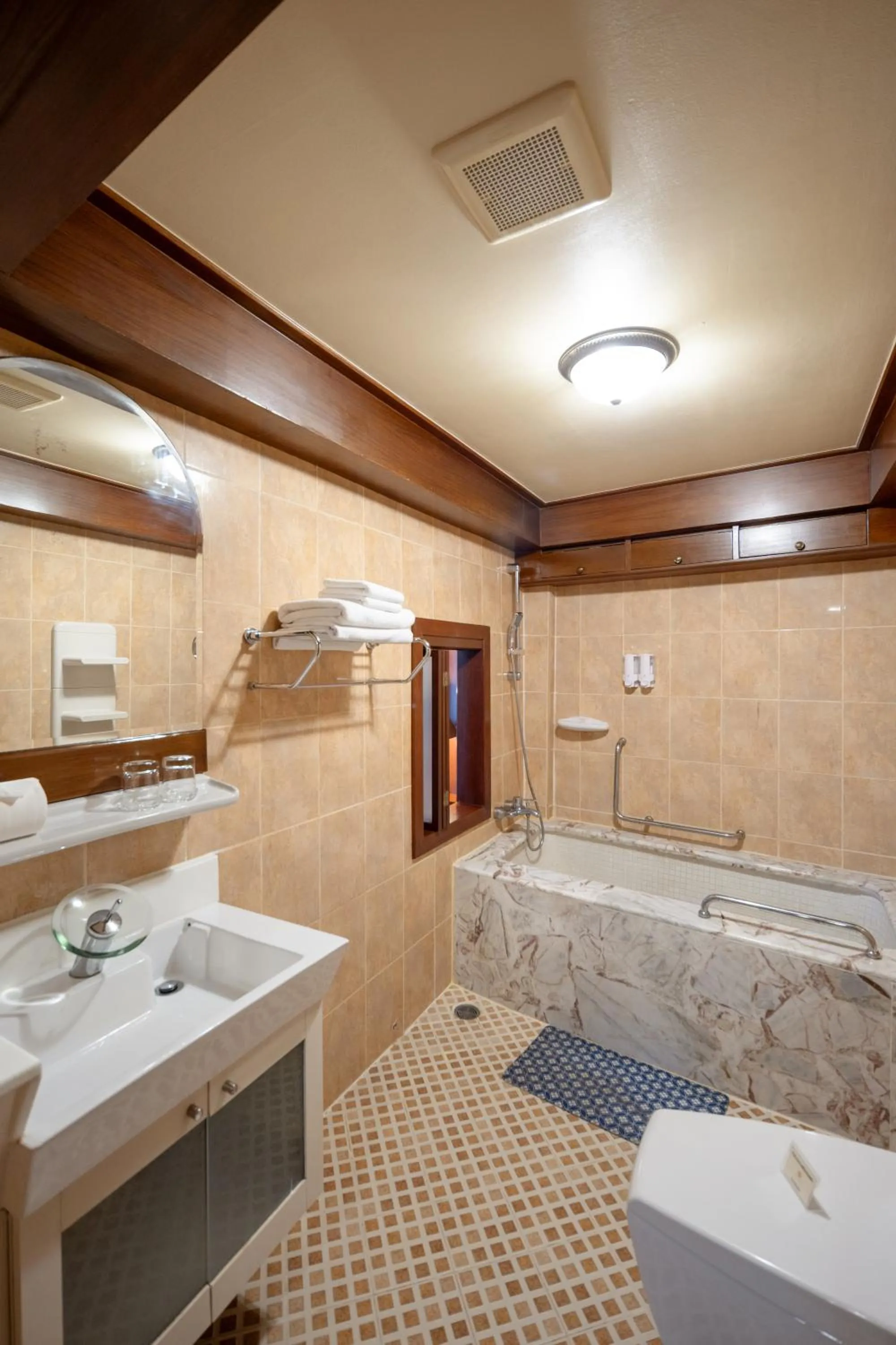 Bathroom in Erawan Phangnga Hotel, Natai Beach