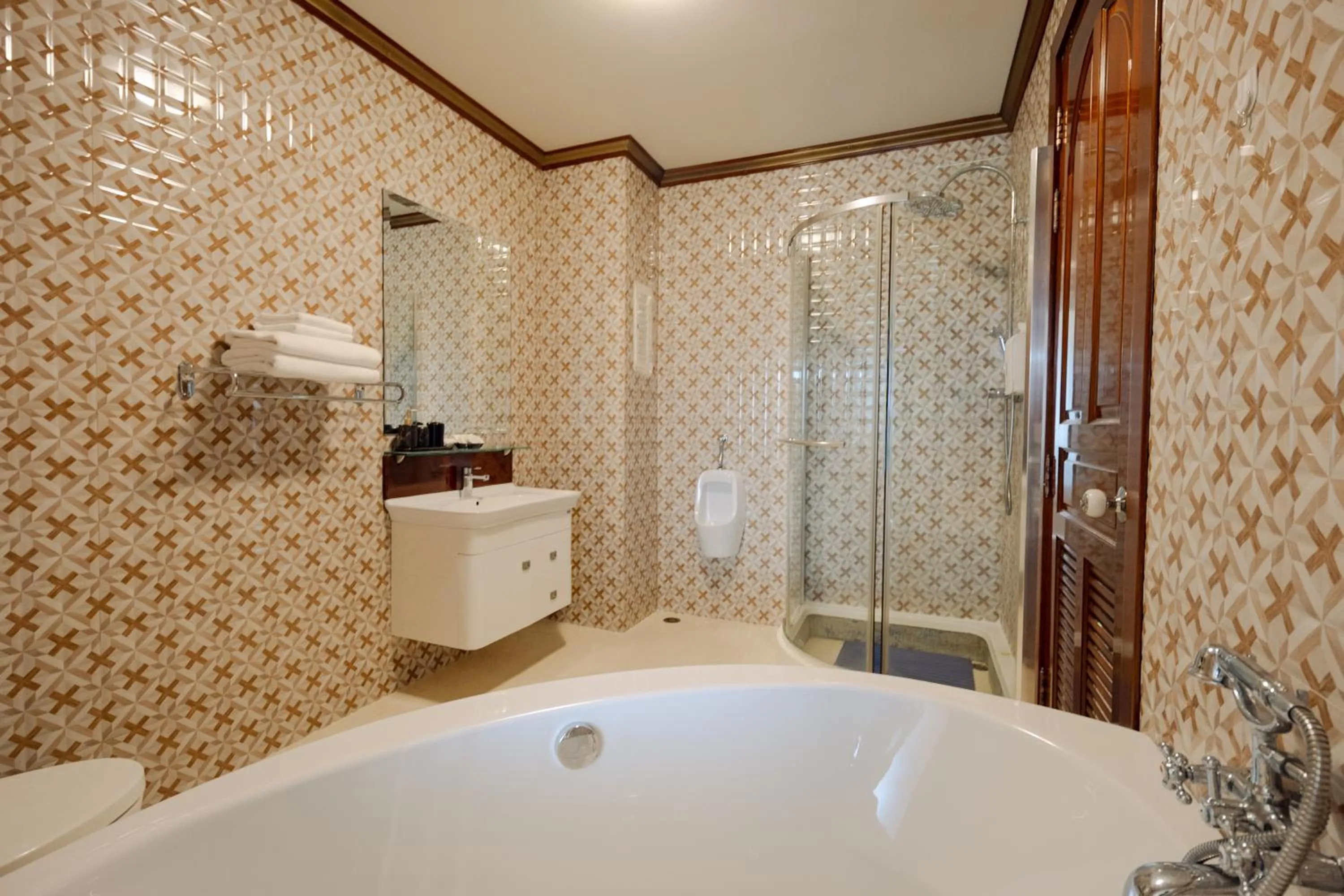 Erawan Hotel,Natai Beach