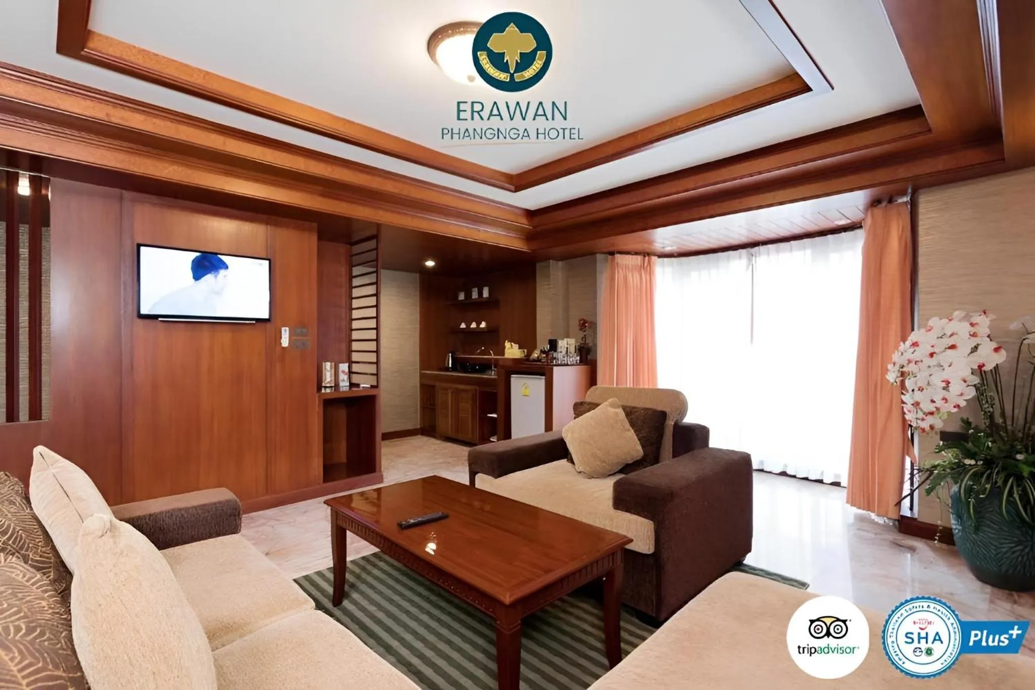 Living room in Erawan Hotel