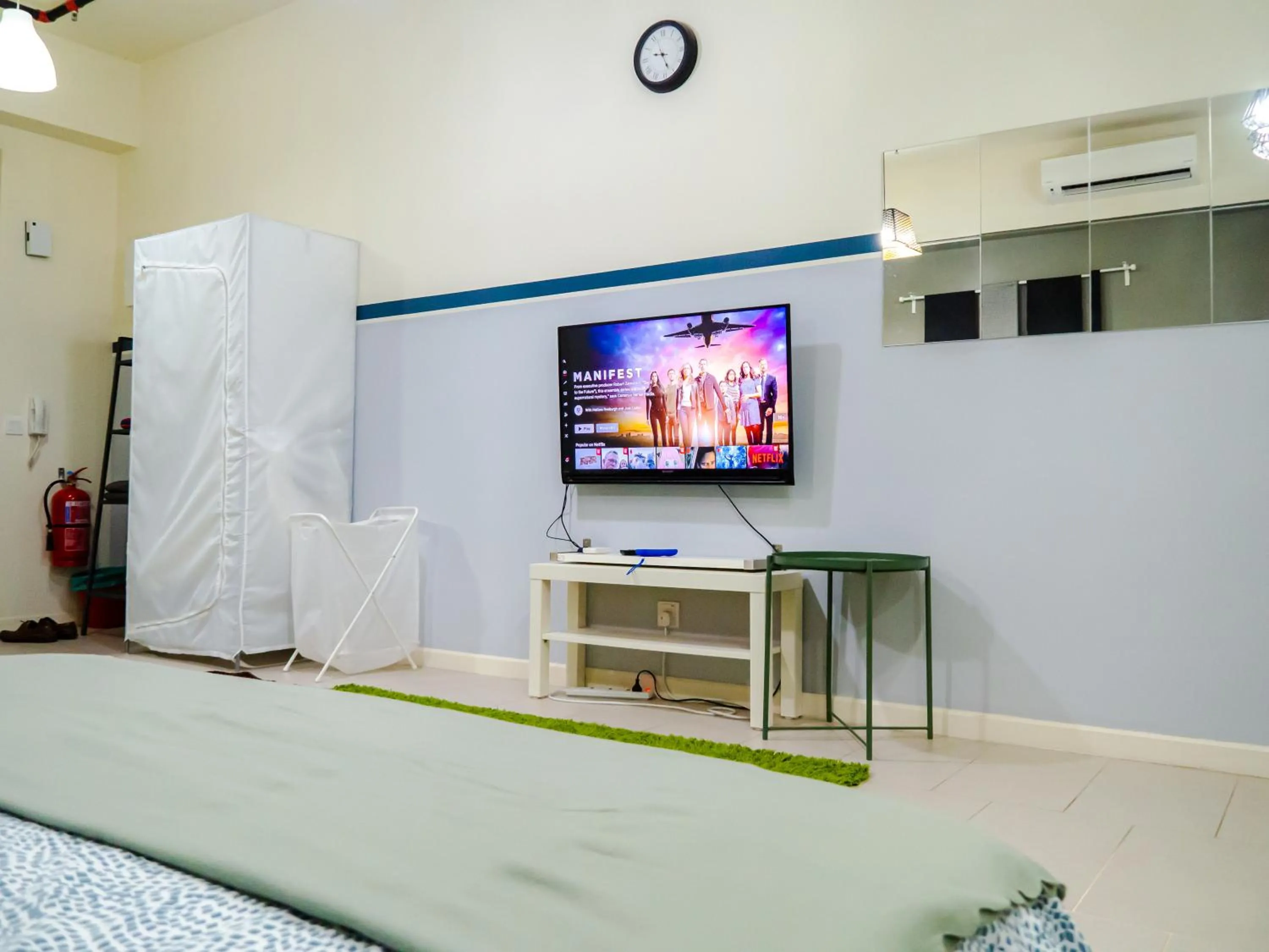 Tamarind Suites or D'Pulze Residence or Domain NeoCyber, click Room selection for location and pics
