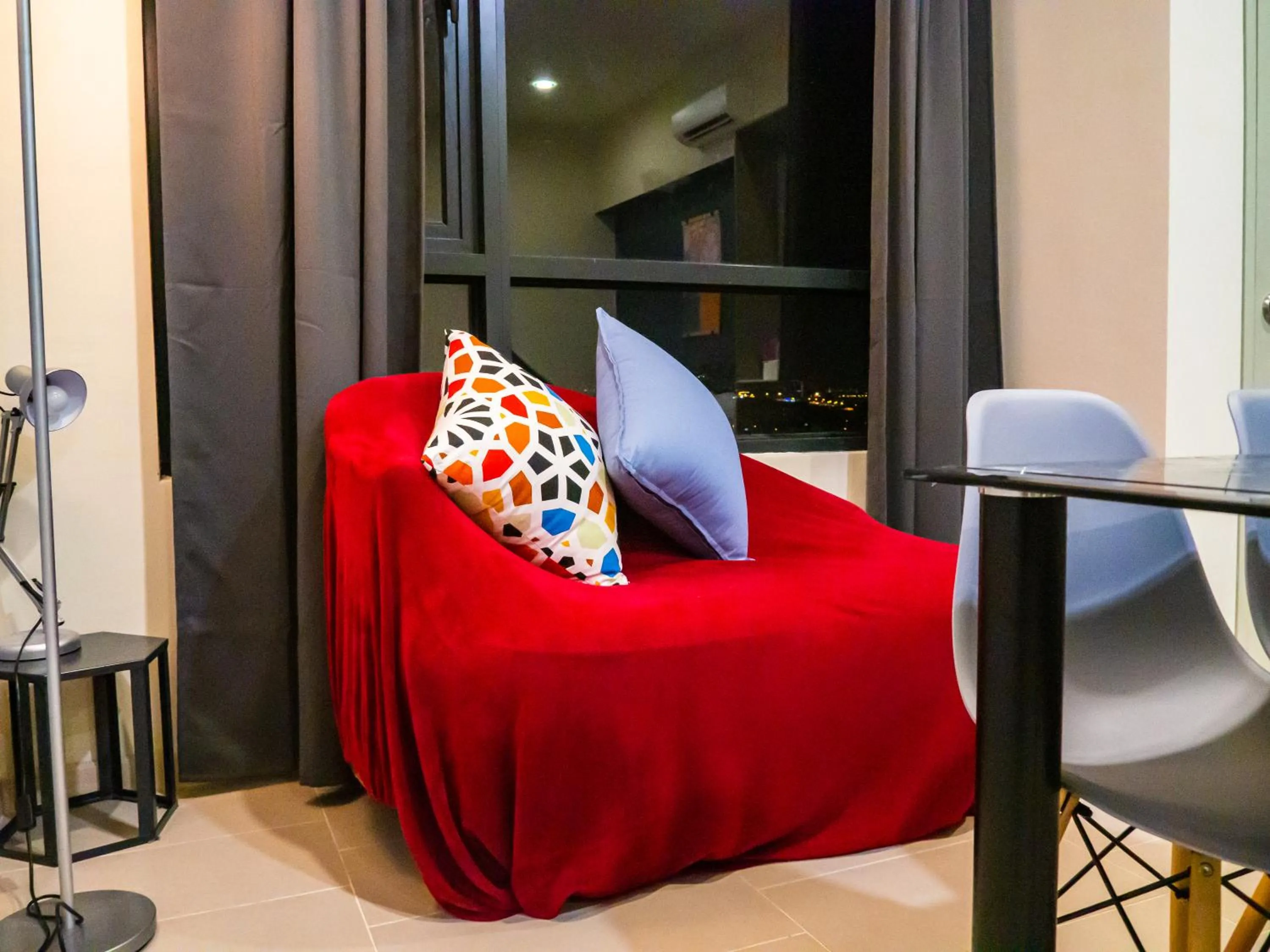 Bed in Tamarind Suites or D'Pulze Residence or Domain NeoCyber, click Room selection for location and pics