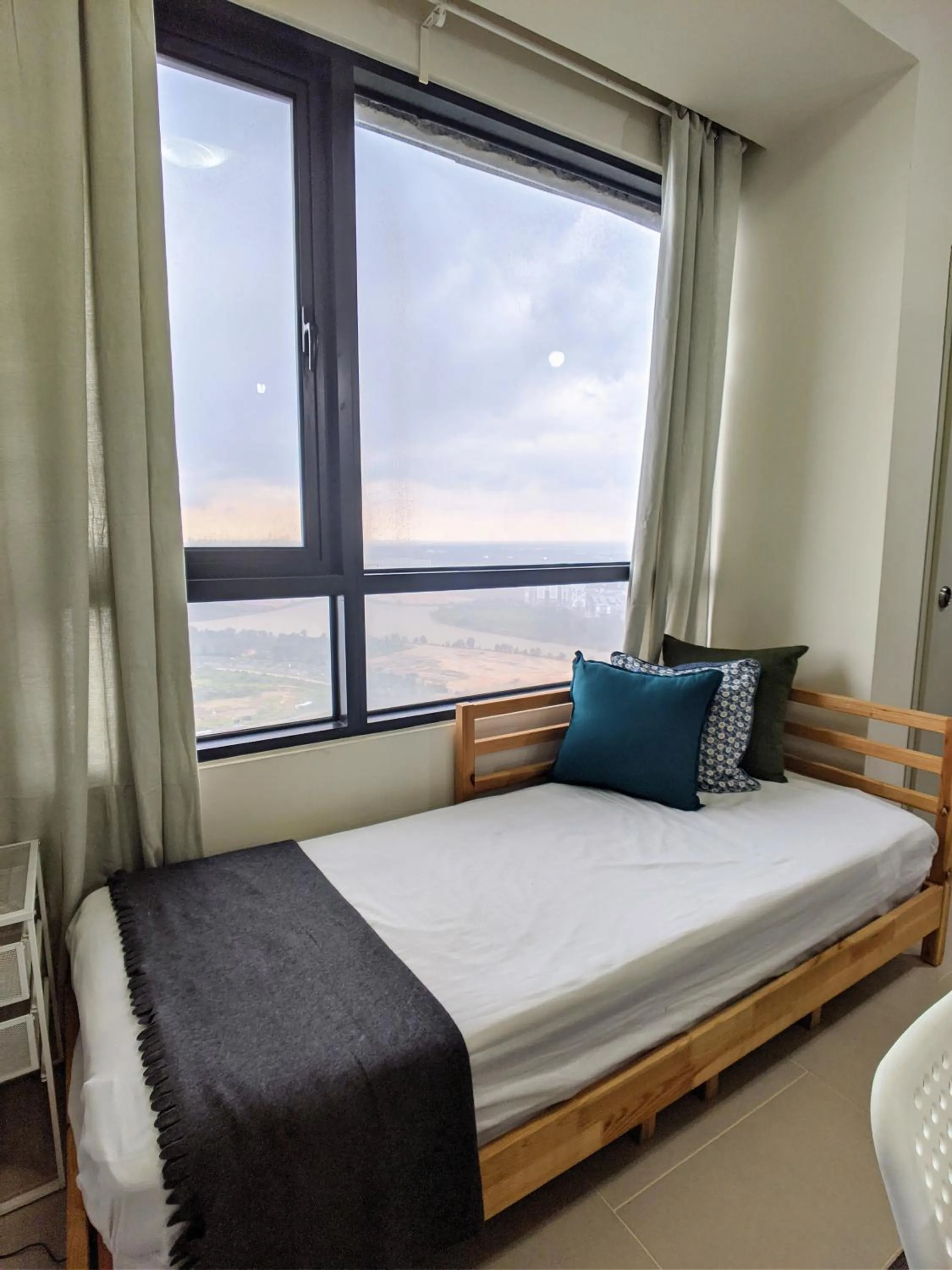 Bed in Tamarind Suites or D'Pulze Residence or Domain NeoCyber, click Room selection for location and pics