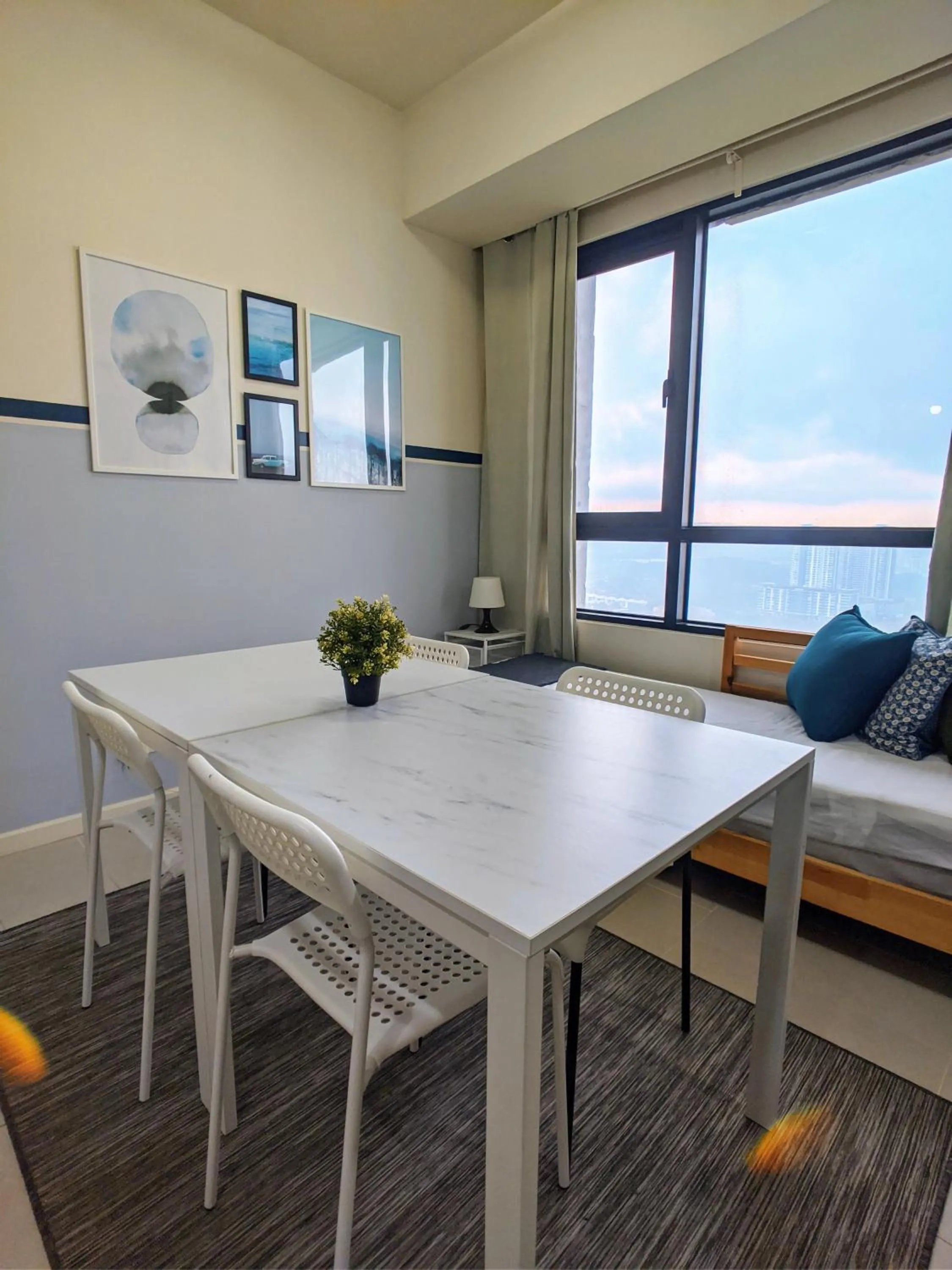 Tamarind Suites or D'Pulze Residence or Domain NeoCyber, click Room selection for location and pics