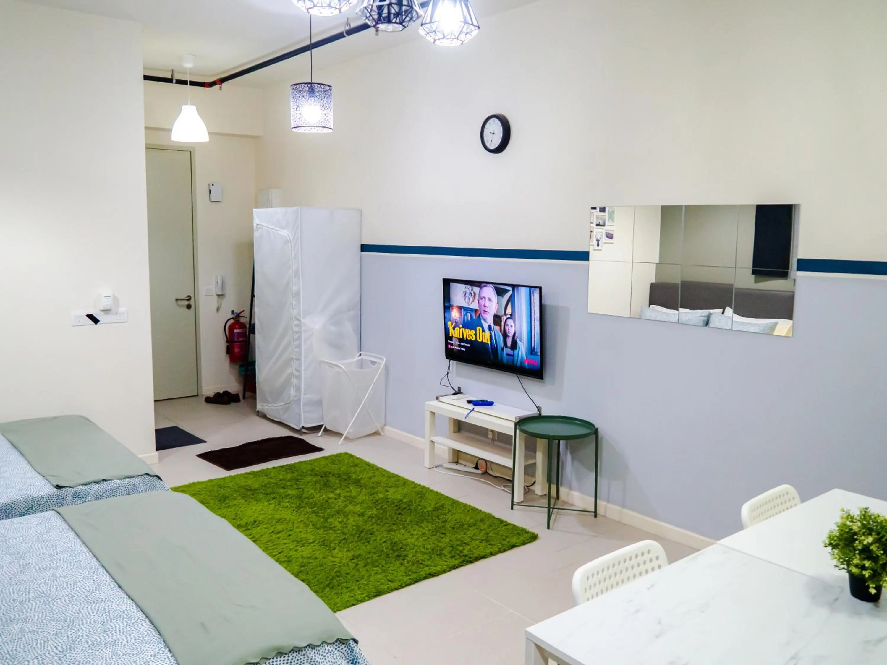 Tamarind Suites or D'Pulze Residence or Domain NeoCyber, click Room selection for location and pics
