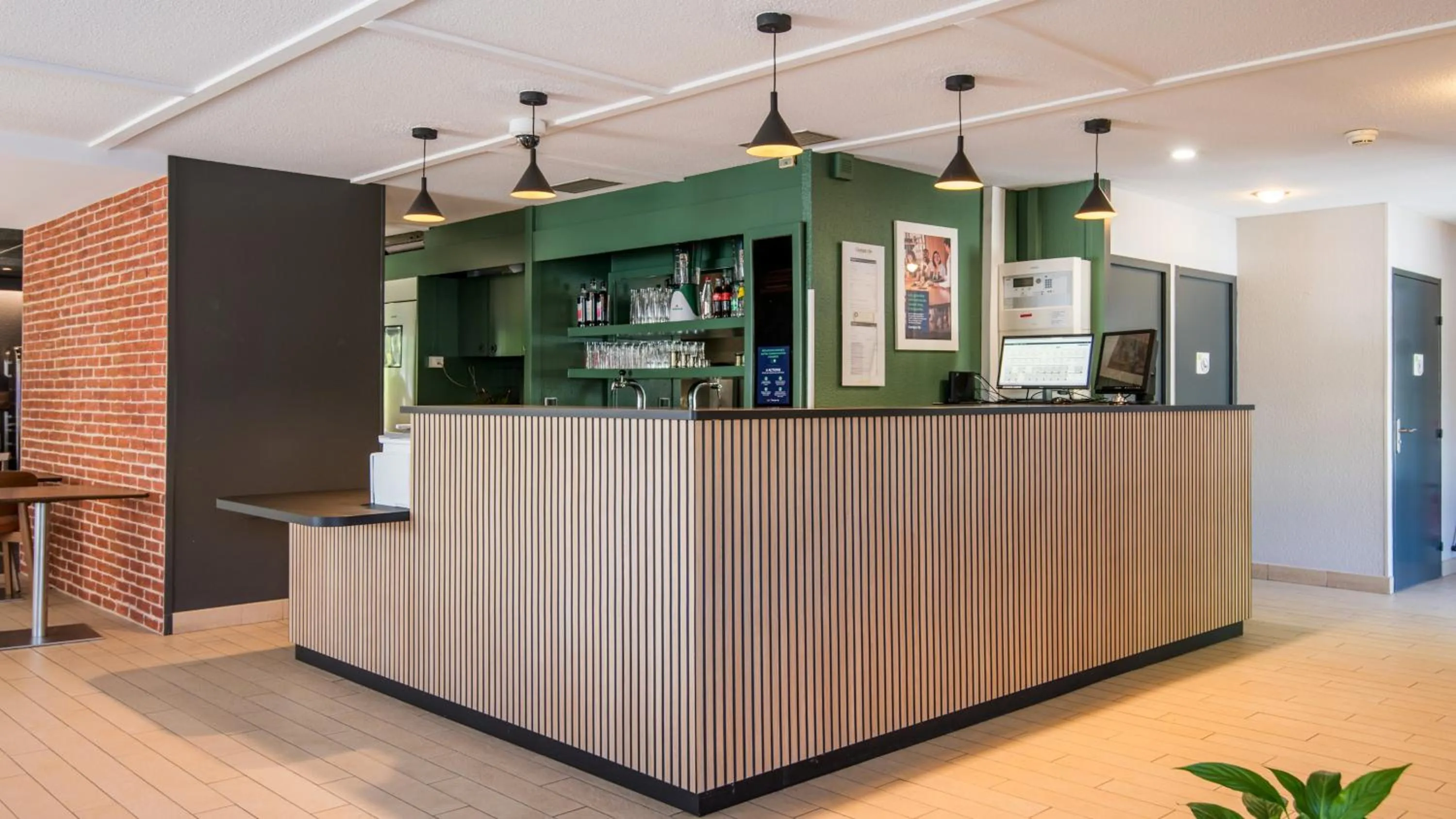 Lobby or reception in Campanile NATURE - Rodez
