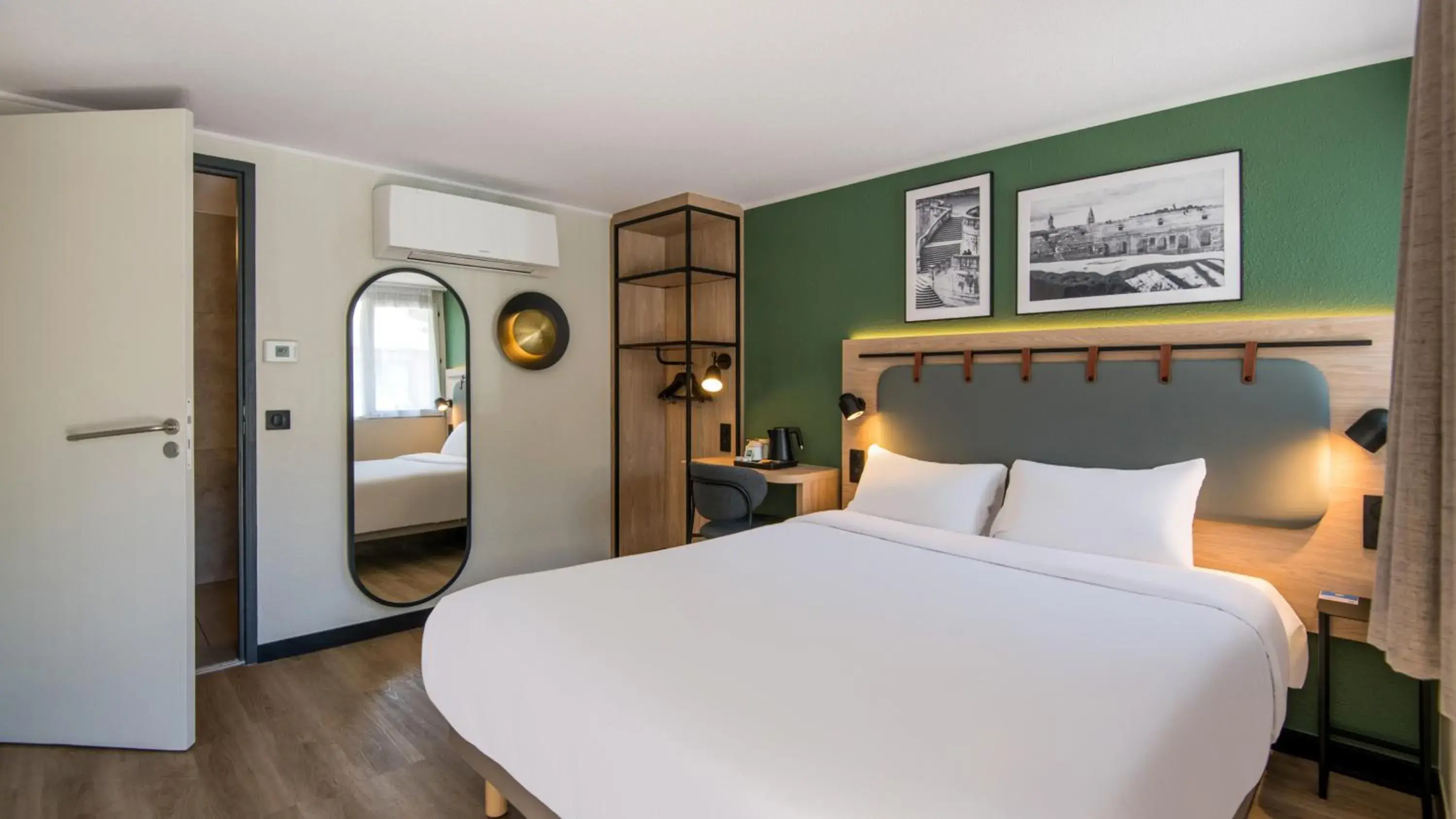 Bedroom, Bed in Campanile NATURE - Rodez Bedroom, Bed in Campanile NATURE - Rodez