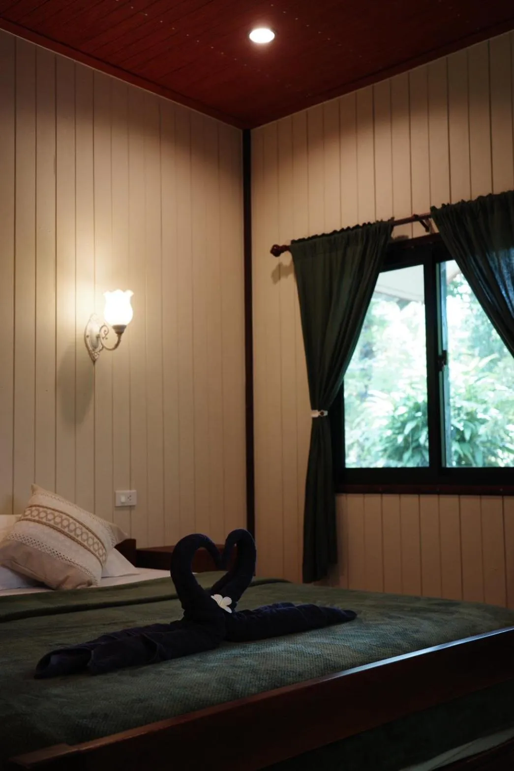 Bed in Khao Sok Green Mountain View