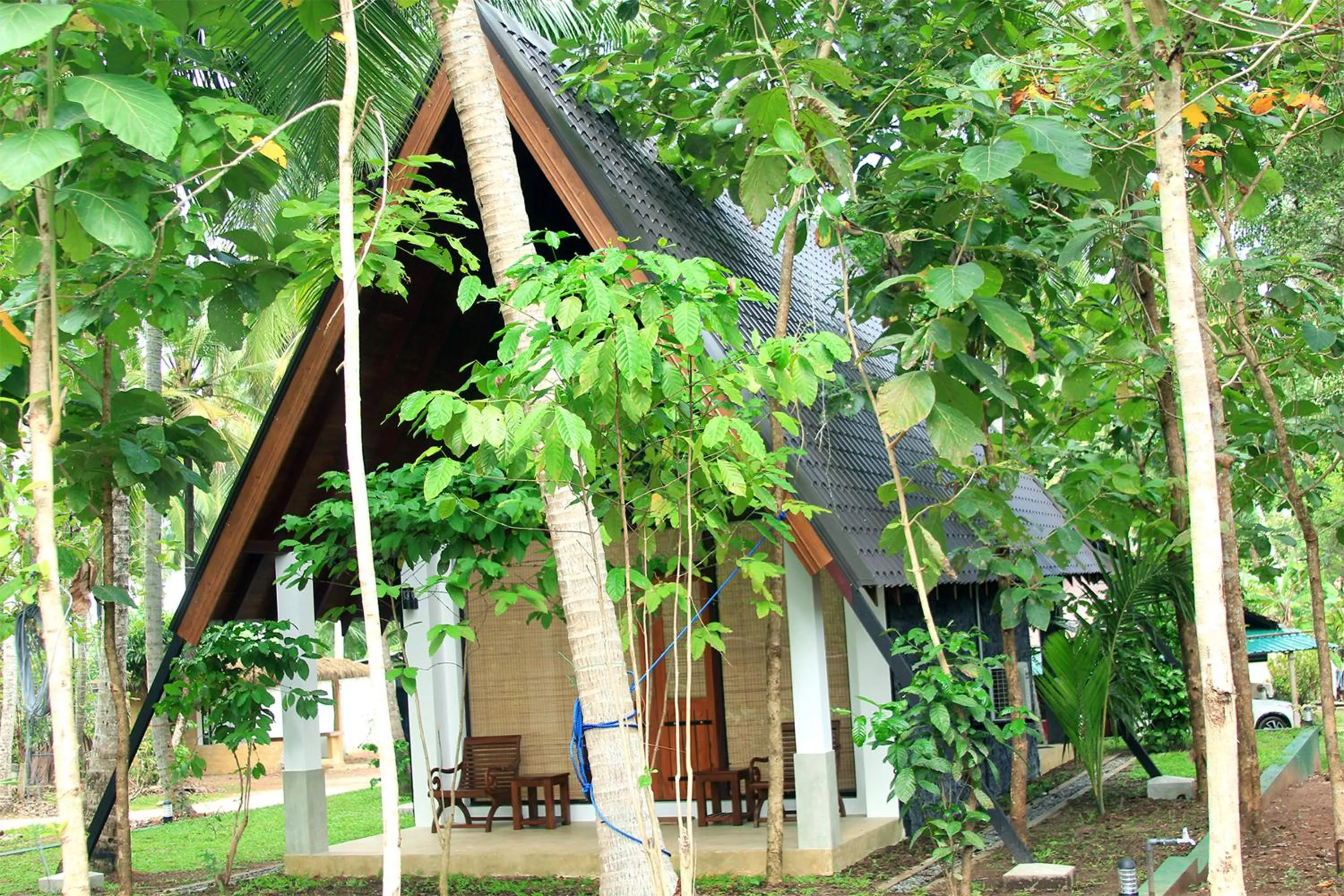 Deluxe Bungalow in Elegant Hamlets Home Stay