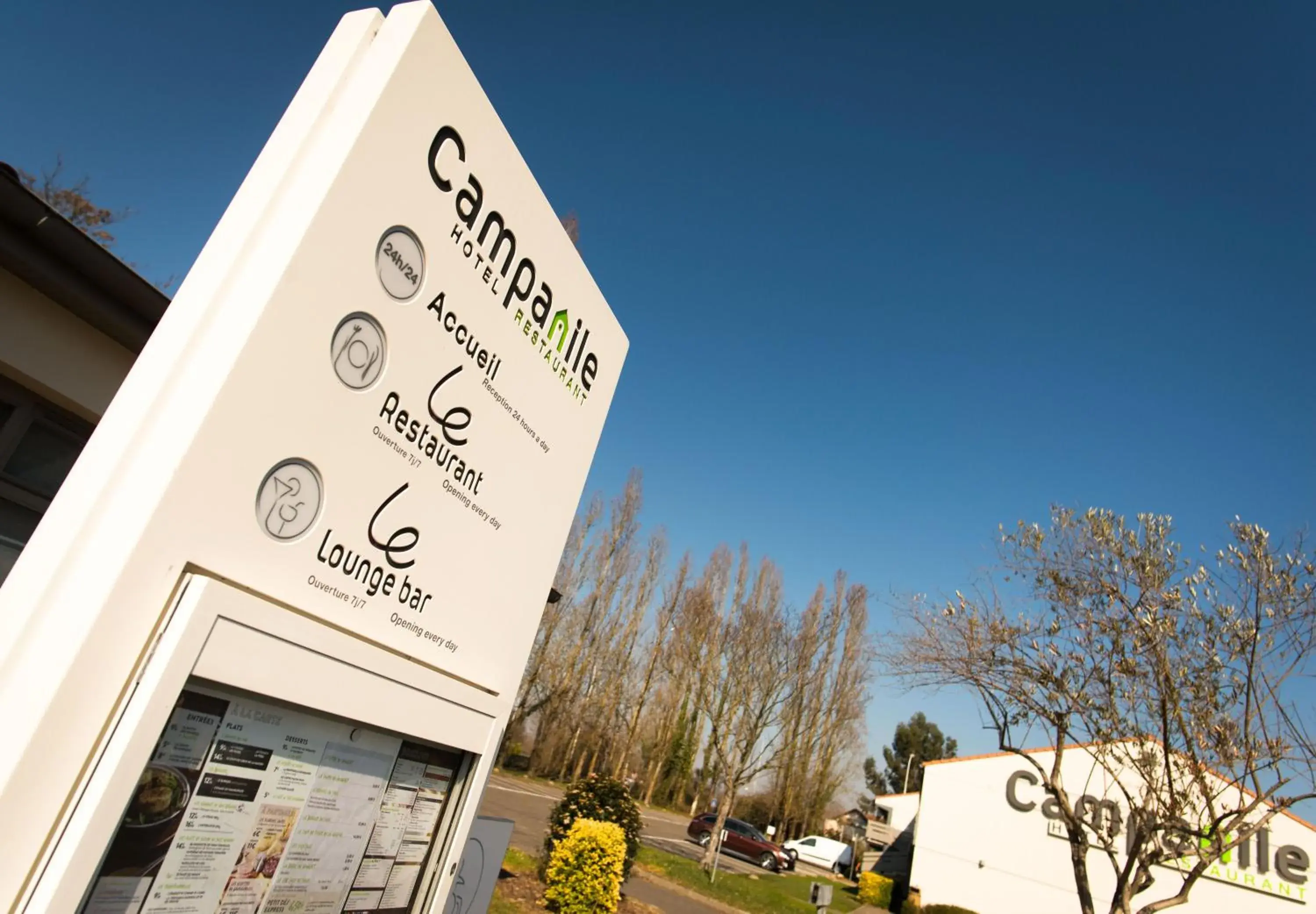 Facade/entrance in Campanile Agen Facade/entrance in Campanile Agen