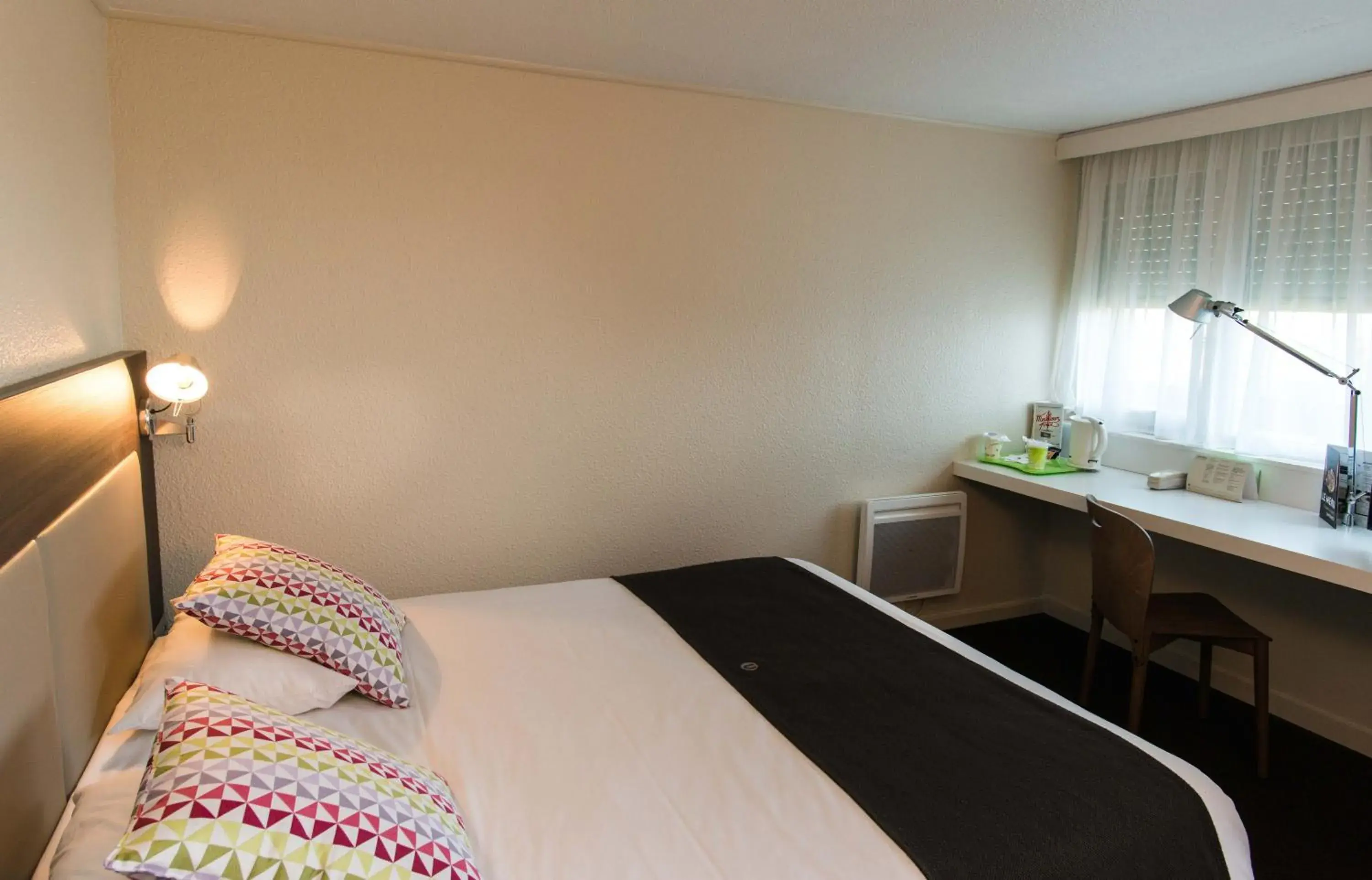 Bedroom, Bed in Campanile Agen Bedroom, Bed in Campanile Agen