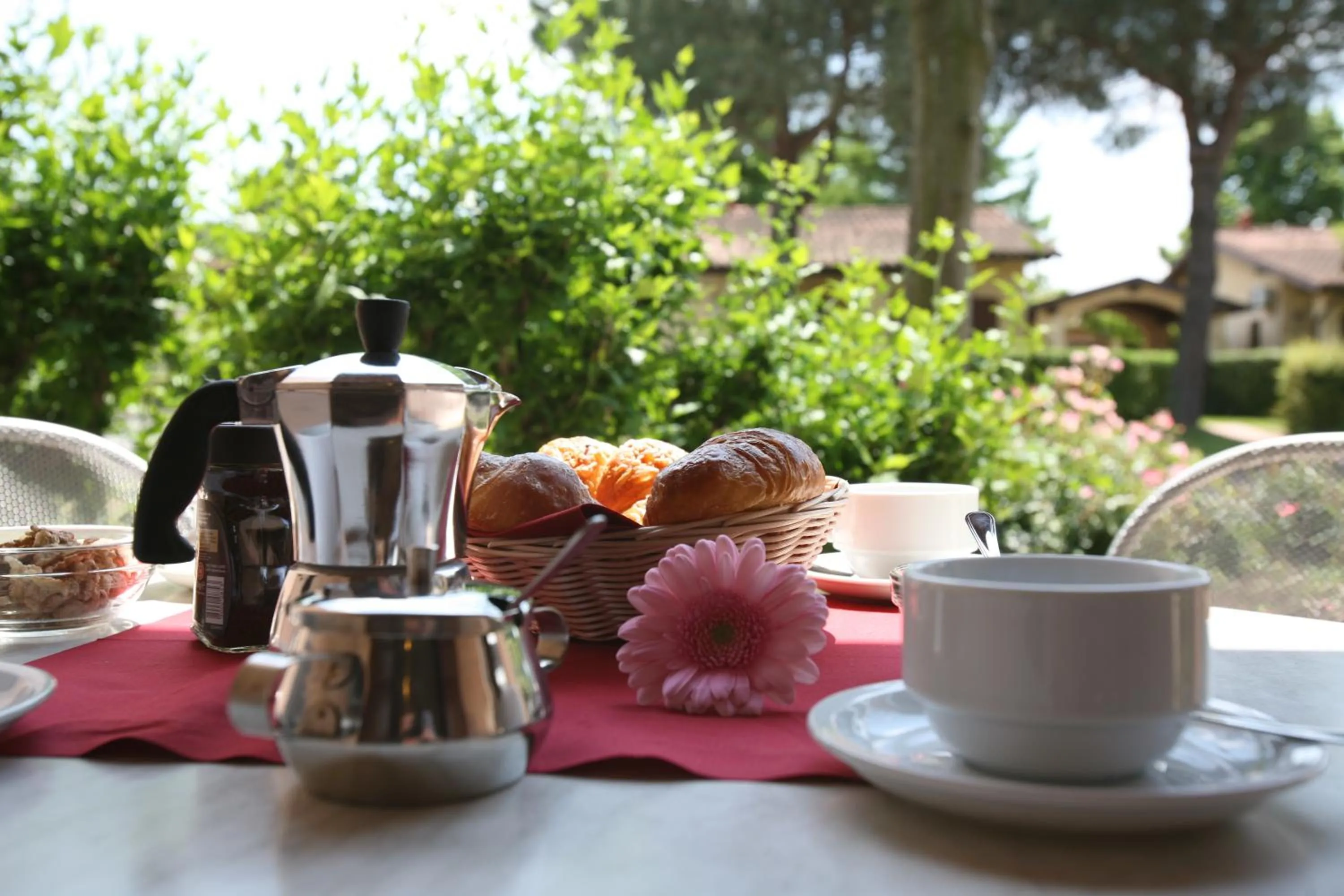 Food and drinks in The Garda Village